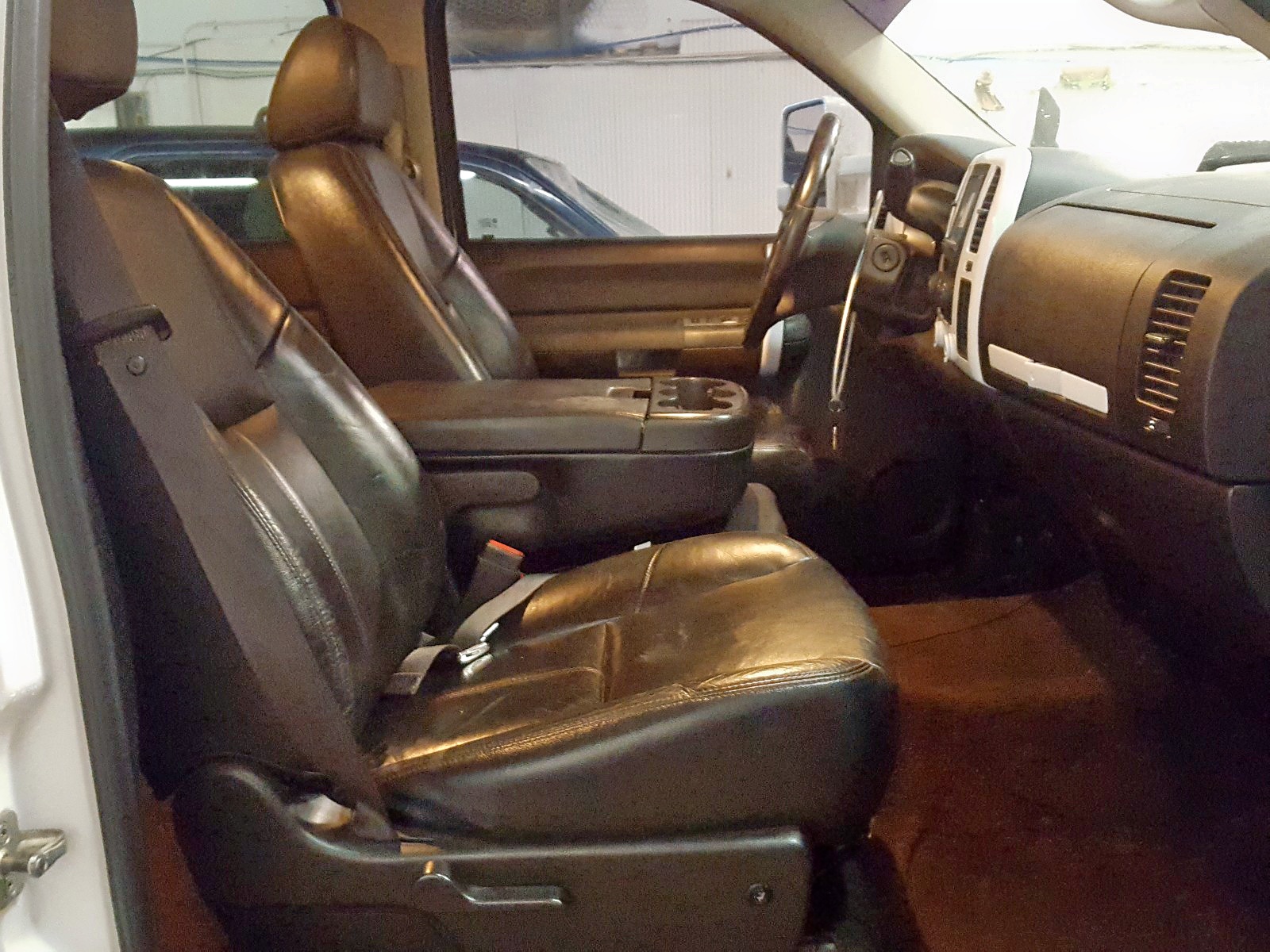 Photo 5 from auction – 2009 GMC SIERRA K25 with VIN 1GTHK53679F172188