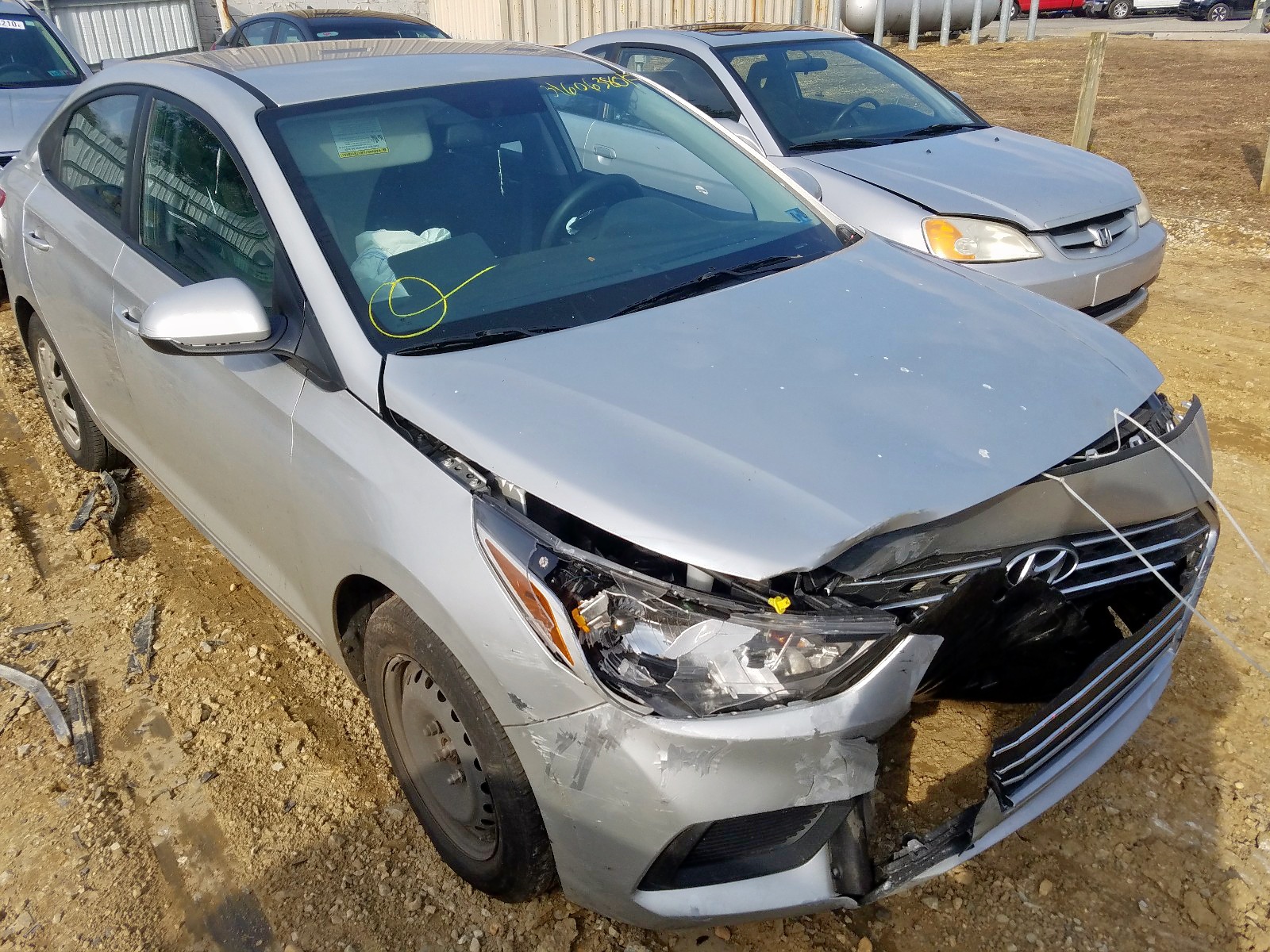 HYUNDAI ACCENT SE 2019 with VIN 3KPC24A32KE042266 - Photo from auction