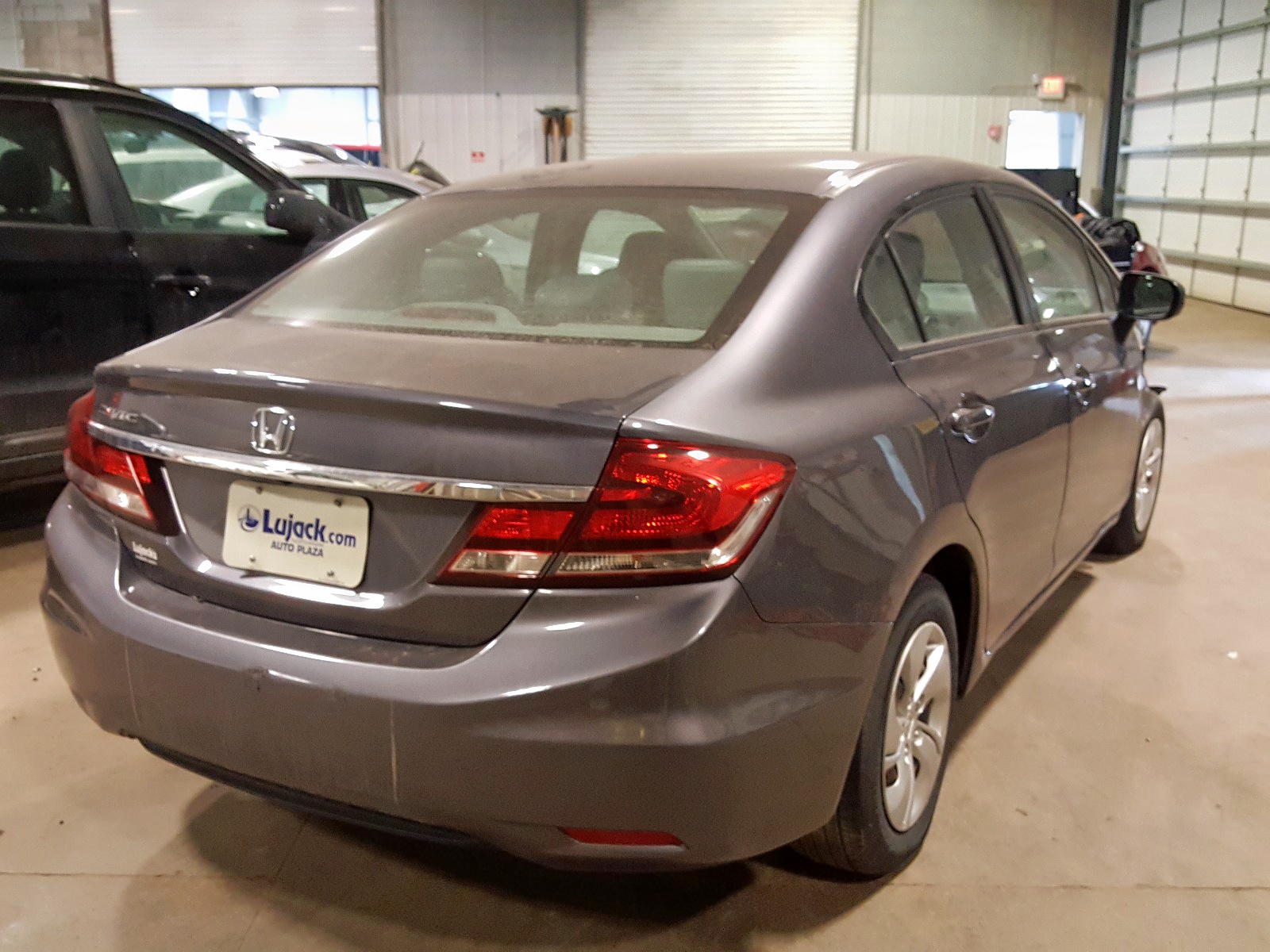 Photo 4 from auction – 2015 HONDA CIVIC LX with VIN 19XFB2F59FE121001