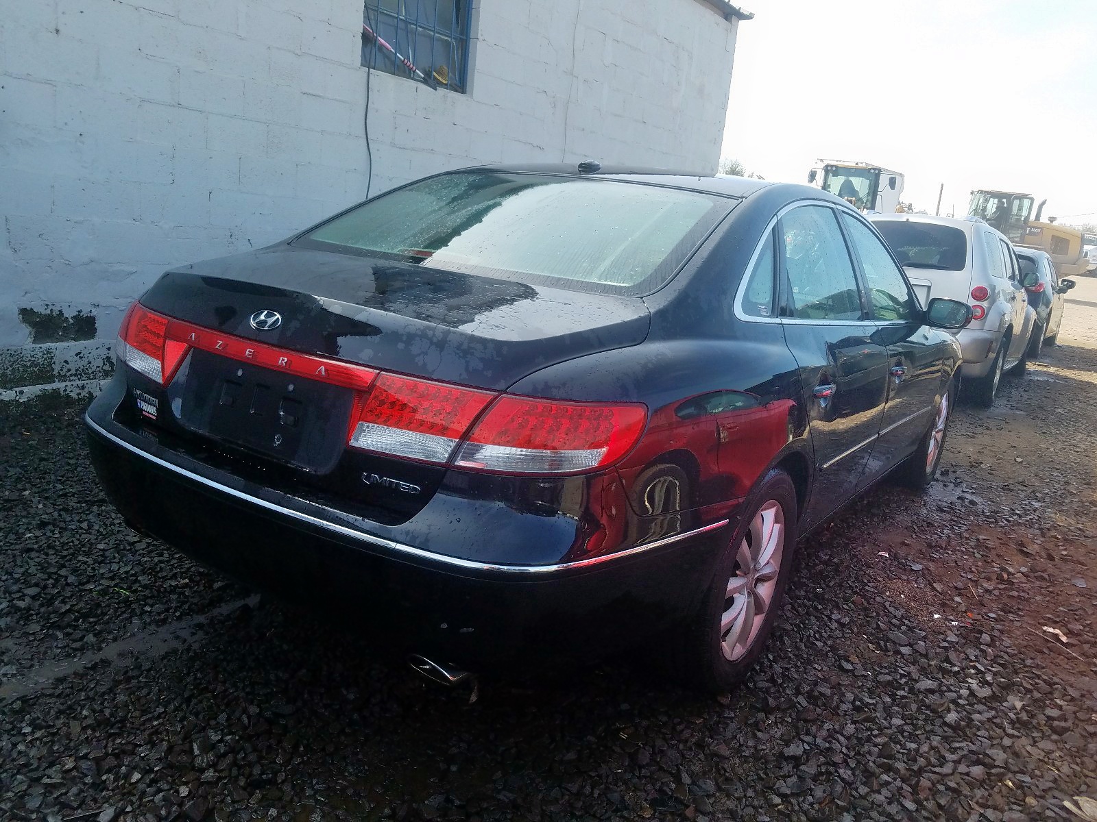 Photo 4 from auction – 2007 HYUNDAI AZERA SE with VIN KMHFC46F57A188812