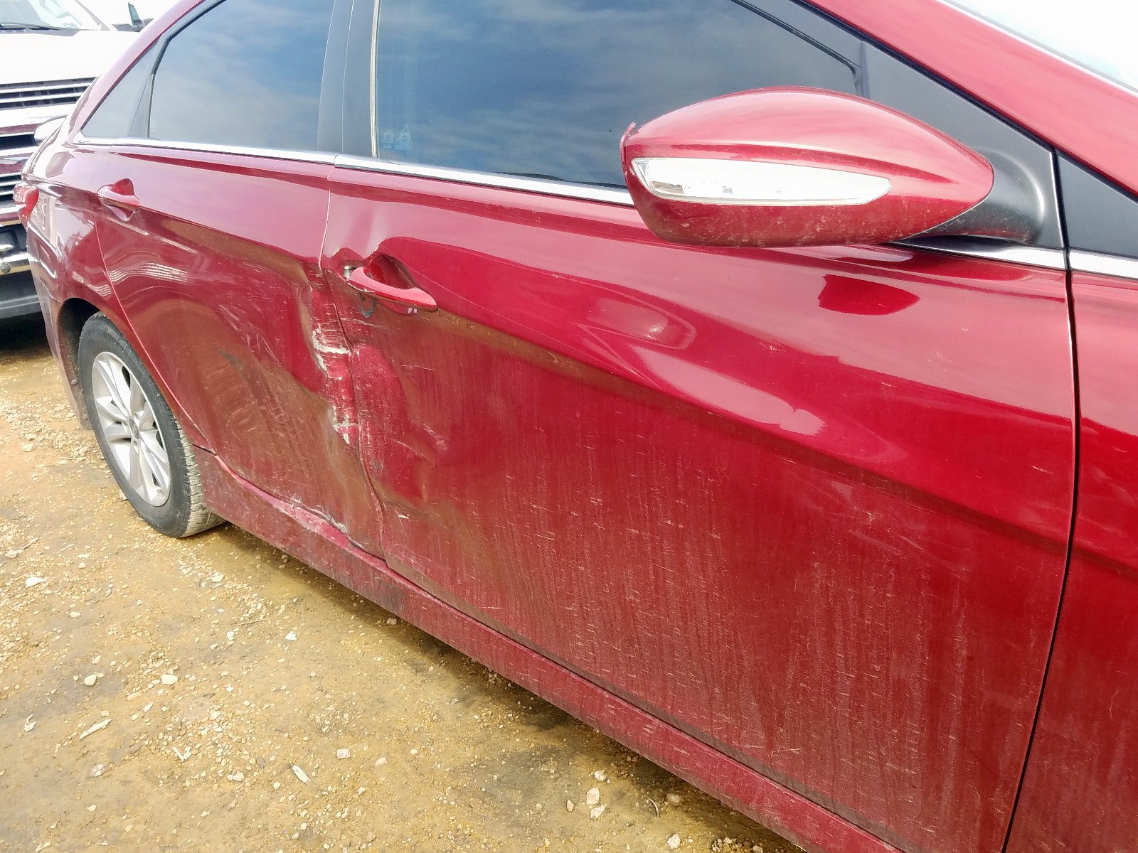 Photo 9 from auction – 2014 HYUNDAI SONATA GLS with VIN 5NPEB4AC6EH882981