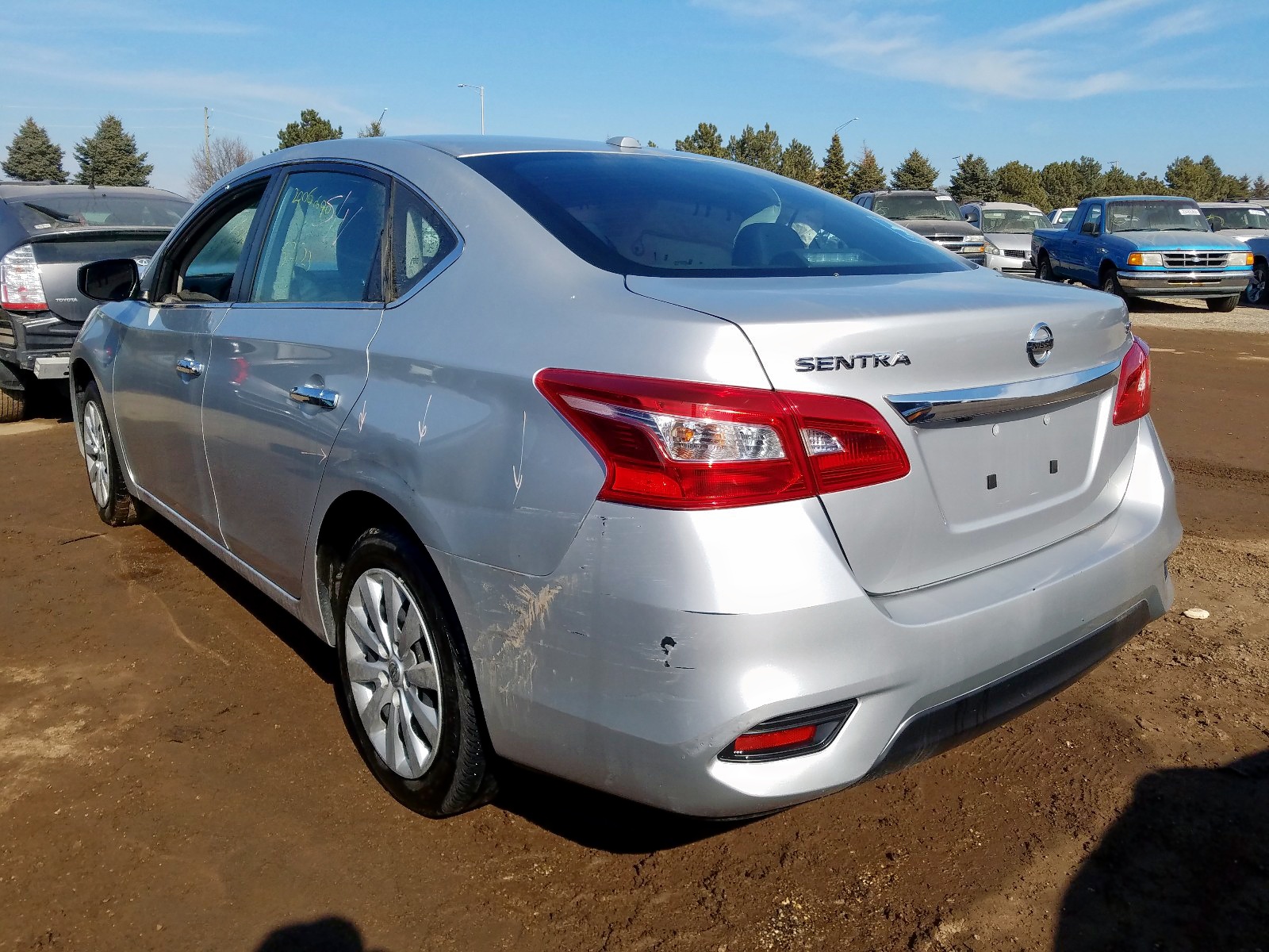 Photo 3 from auction – 2017 NISSAN SENTRA S with VIN 3N1AB7AP1HY362684