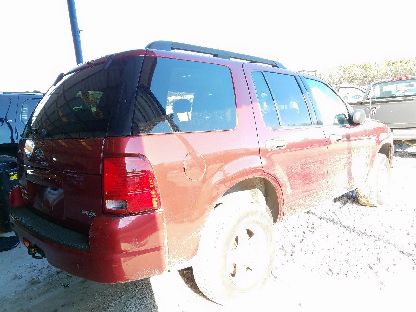 Photo 4 from auction – 2005 FORD EXPLORER X with VIN 1FMZU63K85UC02625