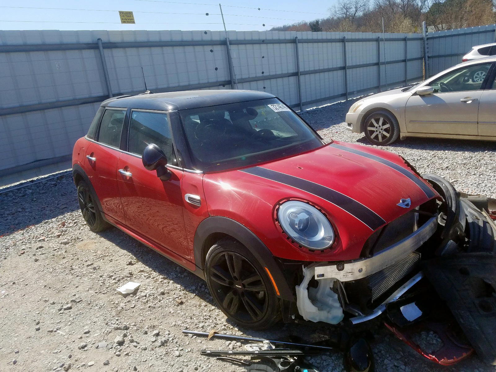 MINI COOPER 2015 with VIN WMWXS5C59FT830882 - Photo from auction