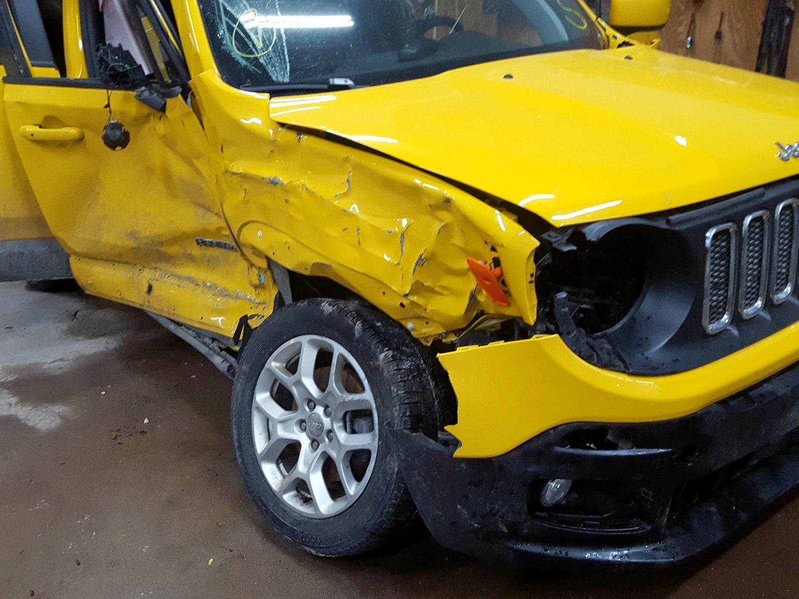 Photo 9 from auction – 2018 JEEP RENEGADE L with VIN ZACCJBBB8JPH83696