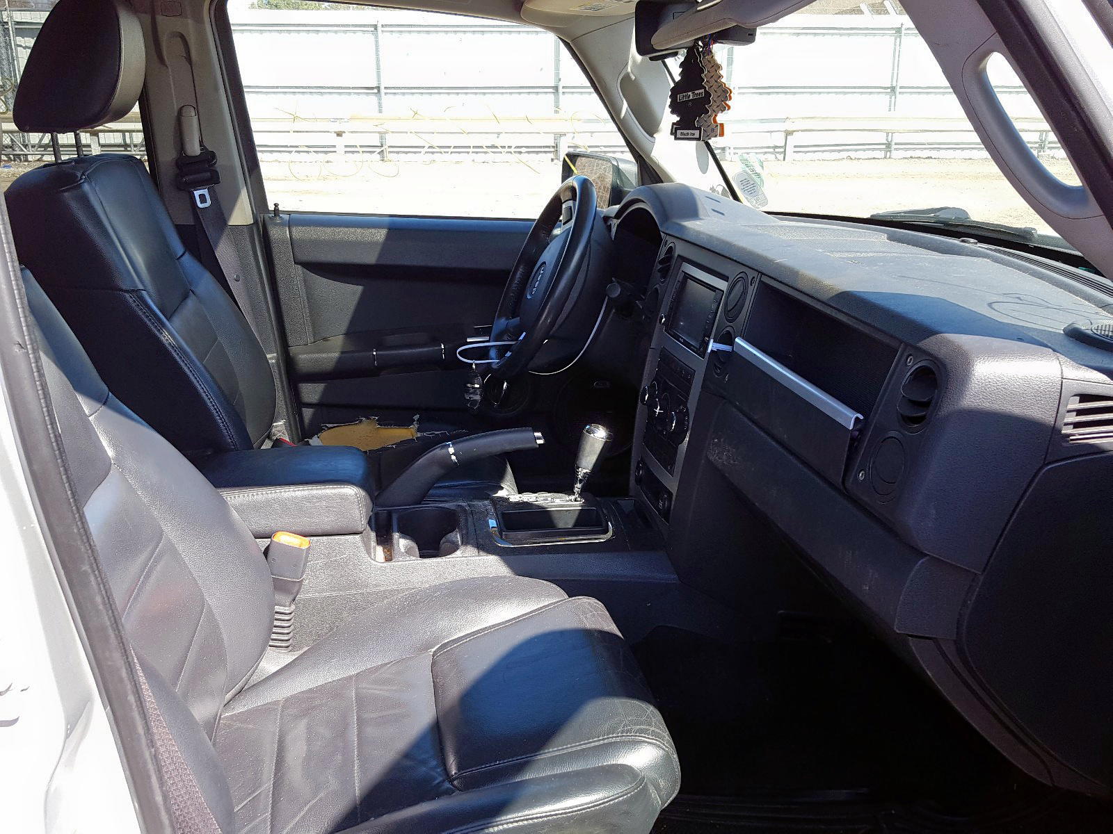 Photo 5 from auction – 2009 JEEP COMMANDER with VIN 1J8HG48K69C530067