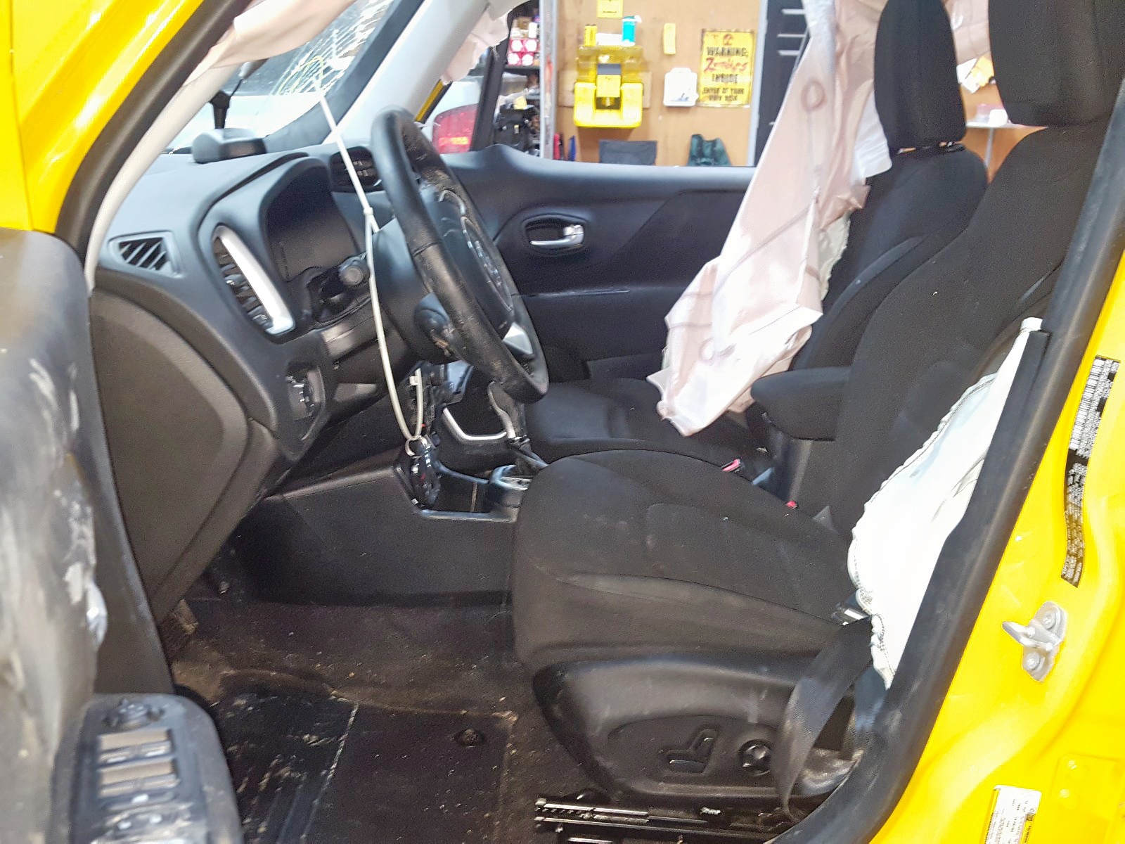 Photo 5 from auction – 2018 JEEP RENEGADE L with VIN ZACCJBBB8JPH83696