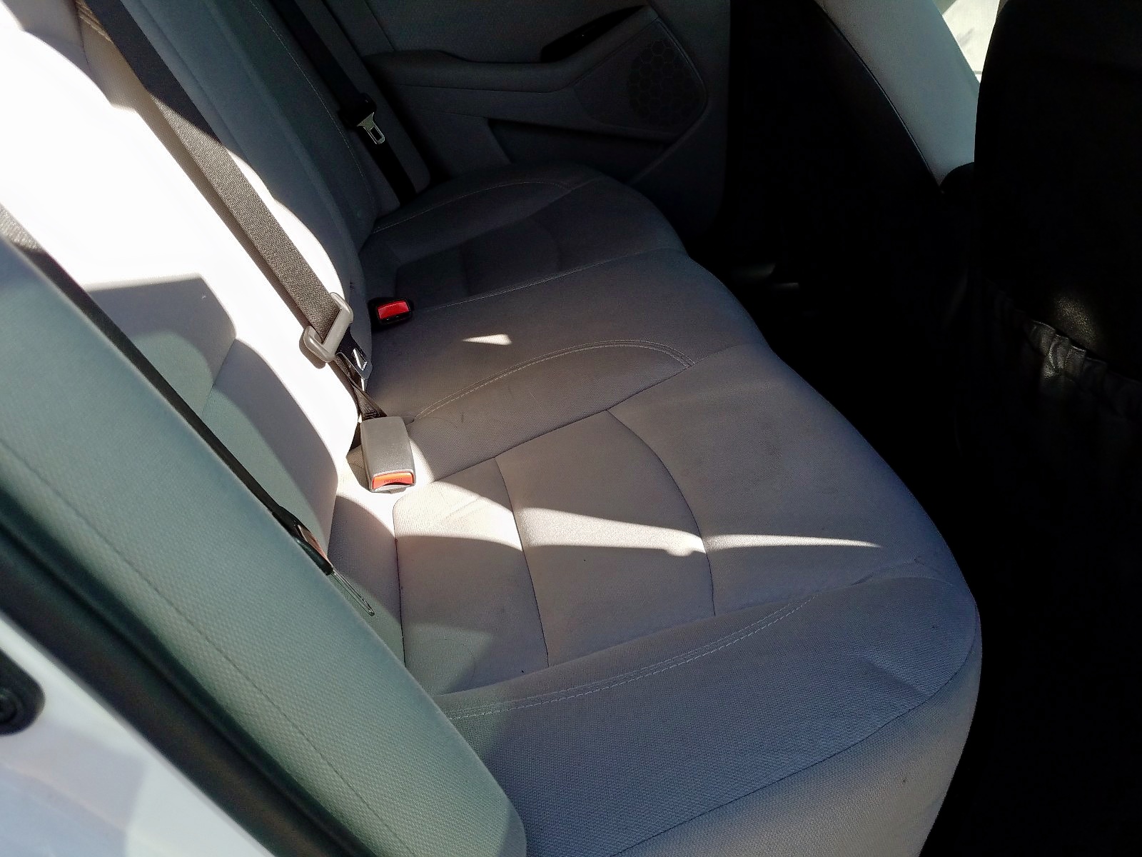 Photo 6 from auction – 2015 KIA OPTIMA LX with VIN 5XXGM4A74FG499835