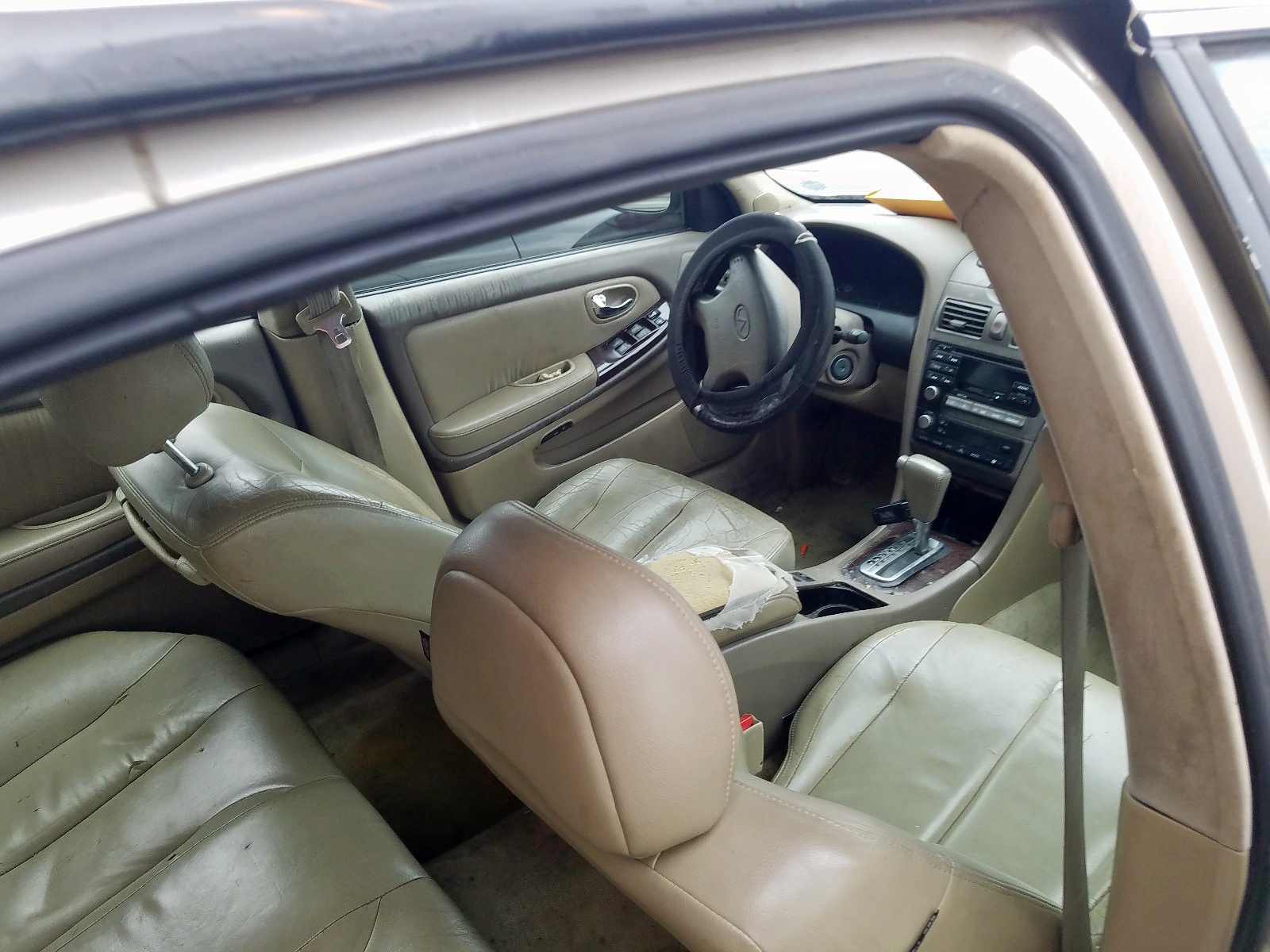 Photo 9 from auction – 2000 INFINITI I30 with VIN JNKCA31A8YT214651