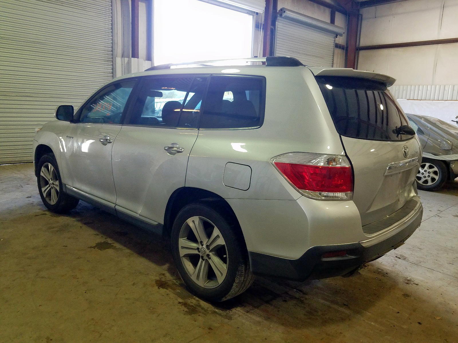Photo 3 from auction – 2013 TOYOTA HIGHLANDER with VIN 5TDYK3EH0DS117433