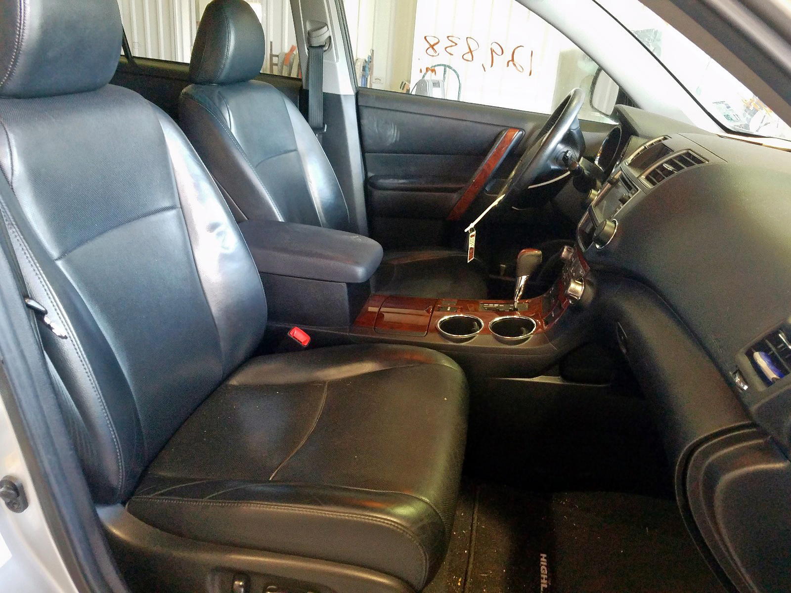 Photo 5 from auction – 2013 TOYOTA HIGHLANDER with VIN 5TDYK3EH0DS117433