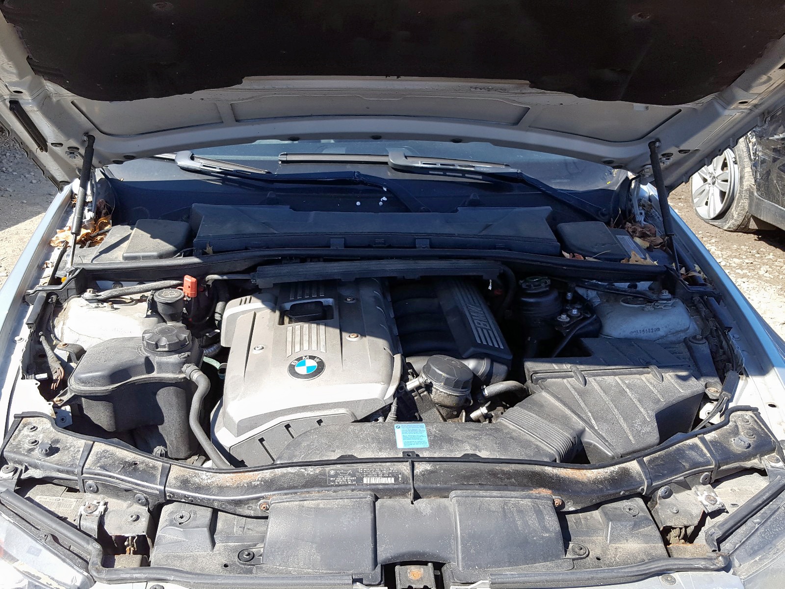 Photo 7 from auction – 2006 BMW 325 XI with VIN WBAVD13536KV05127