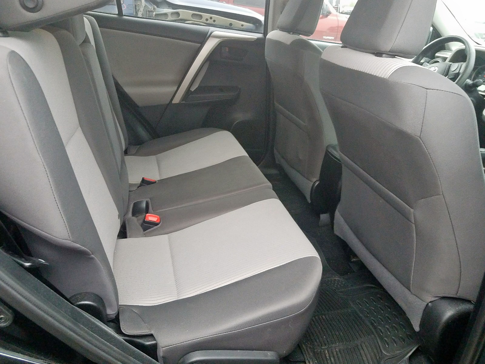 Photo 6 from auction – 2014 TOYOTA RAV4 LE with VIN 2T3ZFREV6EW105871