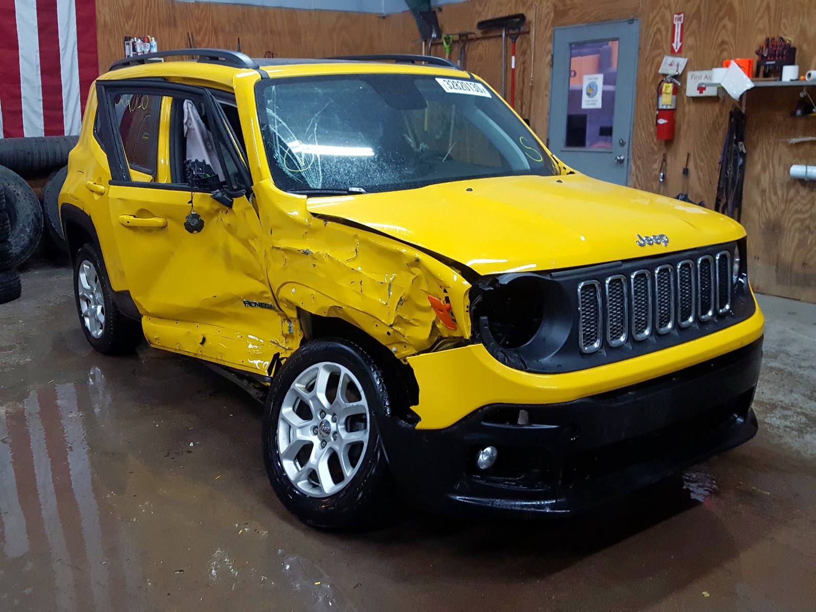 Photo 1 from auction – 2018 JEEP RENEGADE L with VIN ZACCJBBB8JPH83696