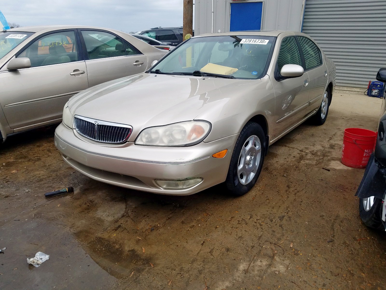 Photo 2 from auction – 2000 INFINITI I30 with VIN JNKCA31A8YT214651