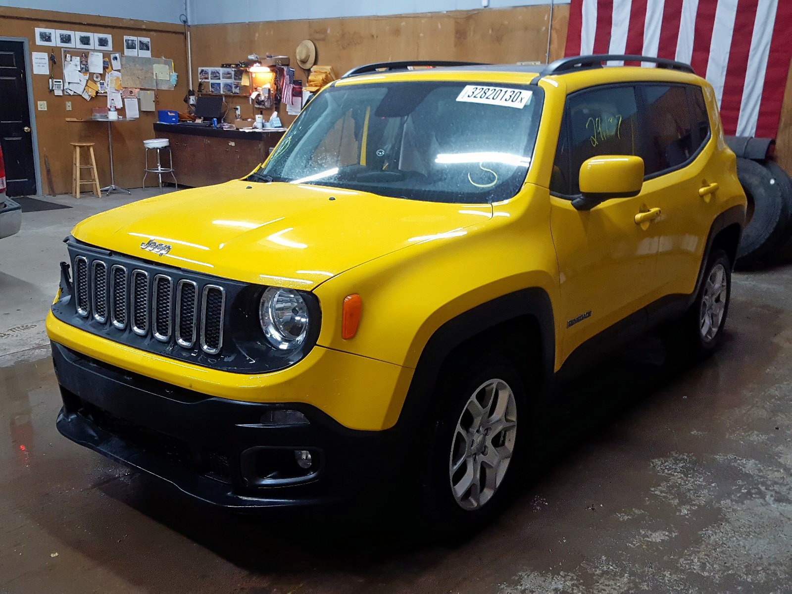 Photo 2 from auction – 2018 JEEP RENEGADE L with VIN ZACCJBBB8JPH83696