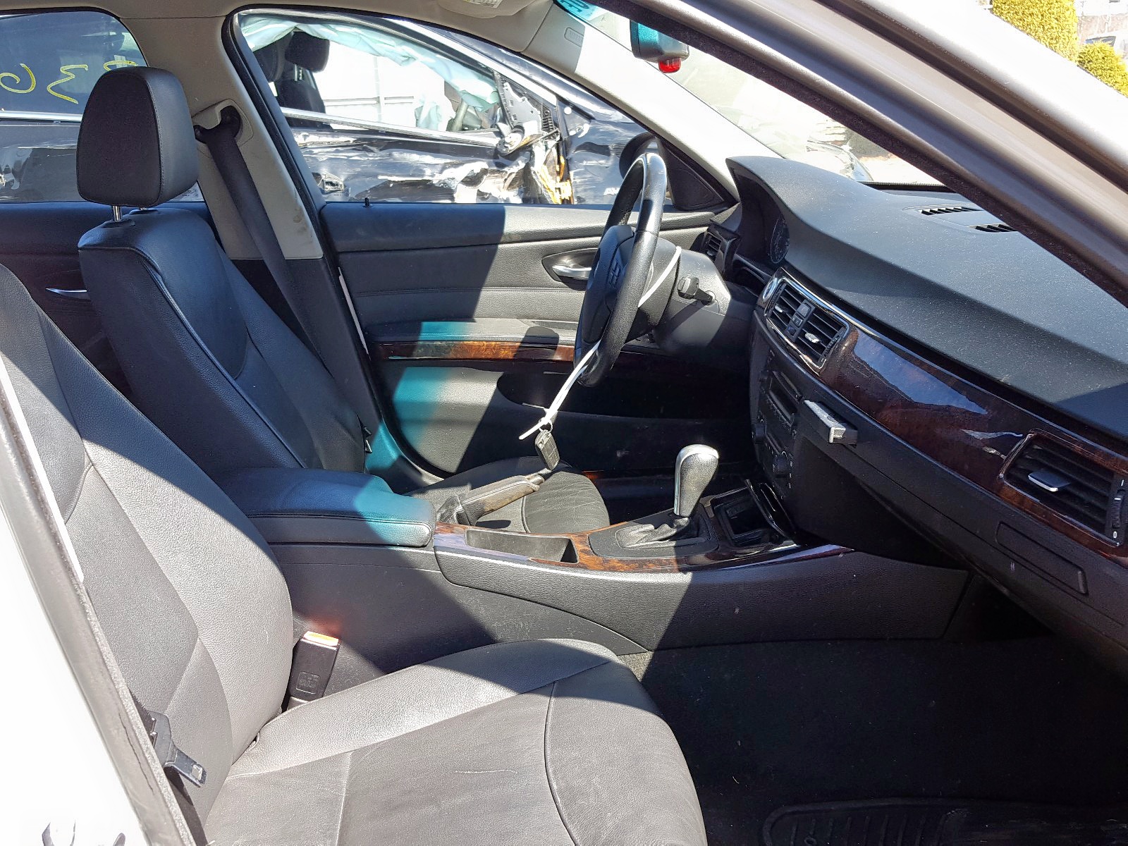 Photo 5 from auction – 2006 BMW 325 XI with VIN WBAVD13536KV05127