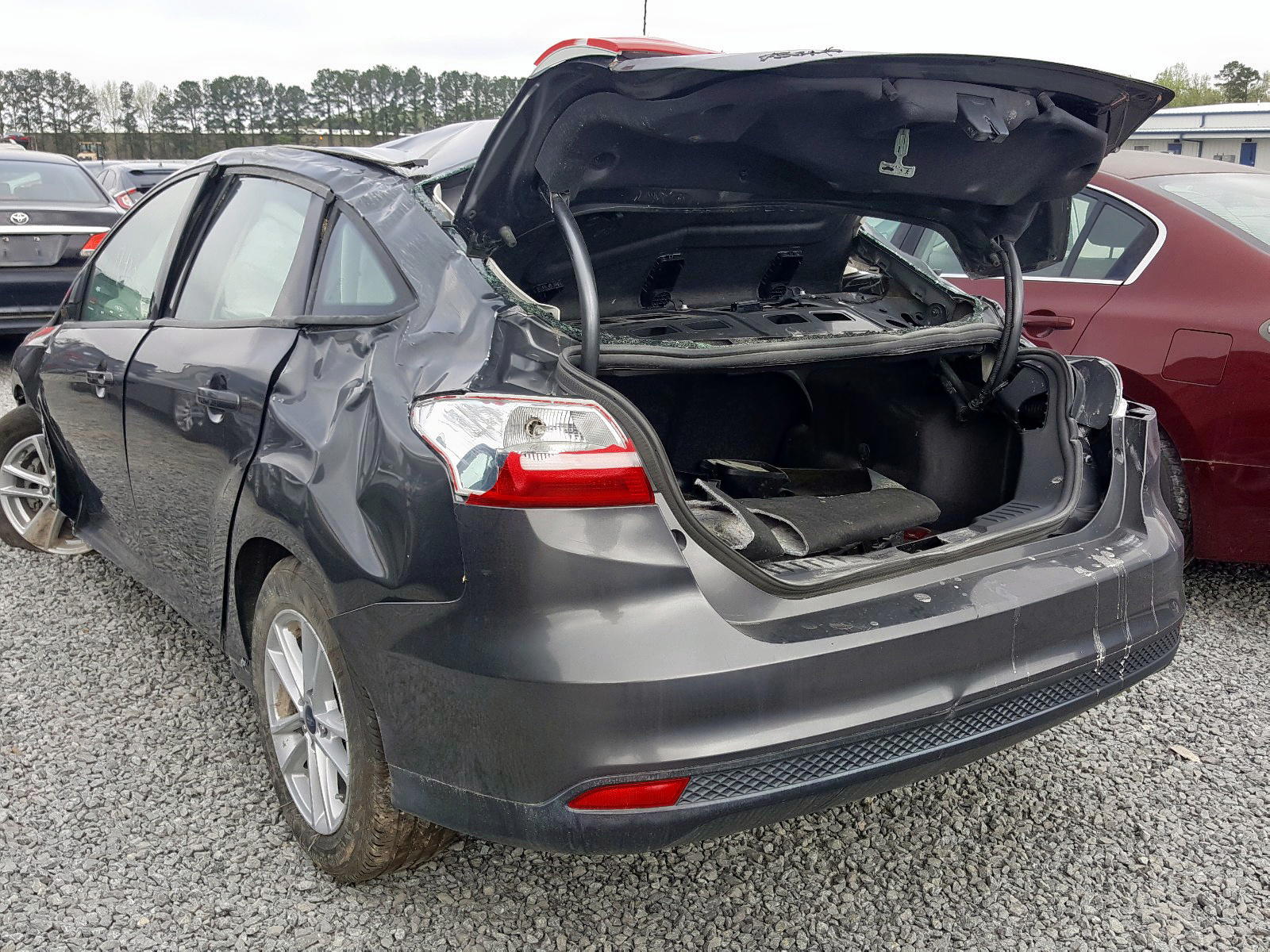 Photo 3 from auction – 2018 FORD FOCUS SE with VIN 1FADP3F25JL291348