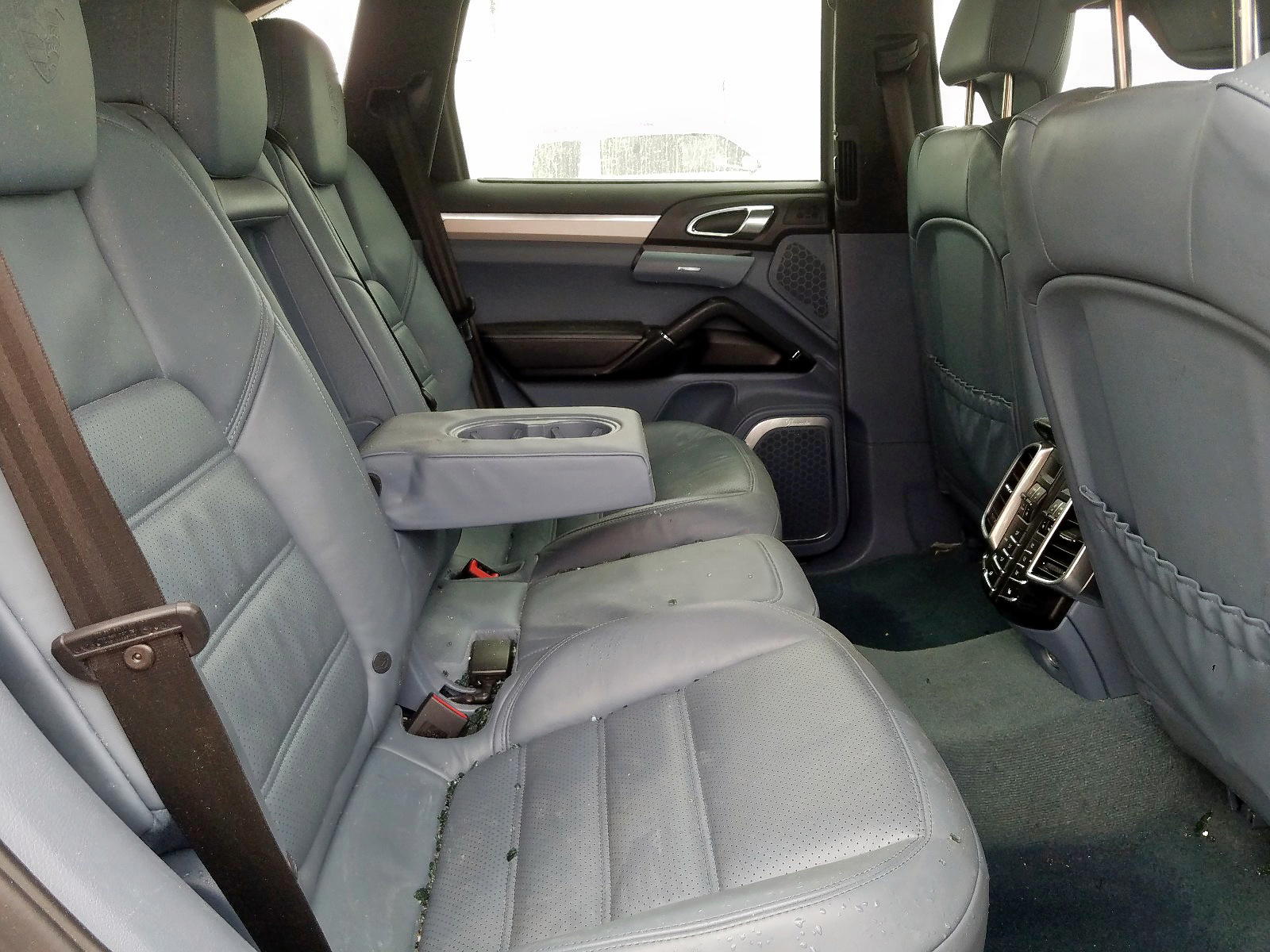 Photo 6 from auction – 2012 PORSCHE CAYENNE TU with VIN WP1AC2A22CLA83682