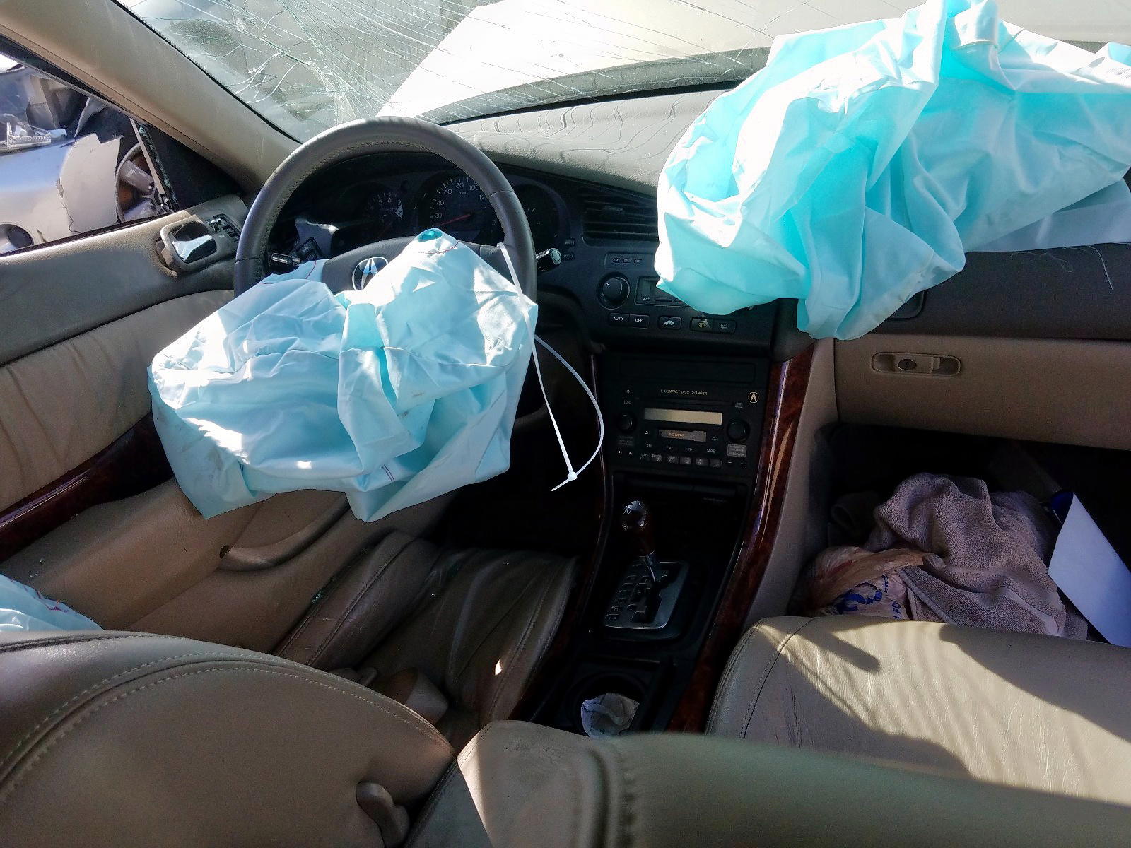 Photo 9 from auction – 2002 ACURA 3.2TL with VIN 19UUA56672A025855