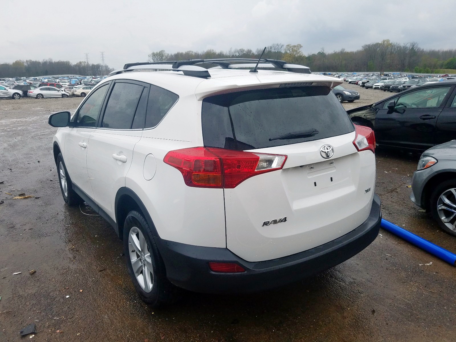 Photo 3 from auction – 2013 TOYOTA RAV4 XLE with VIN JTMWFREV7D5010454