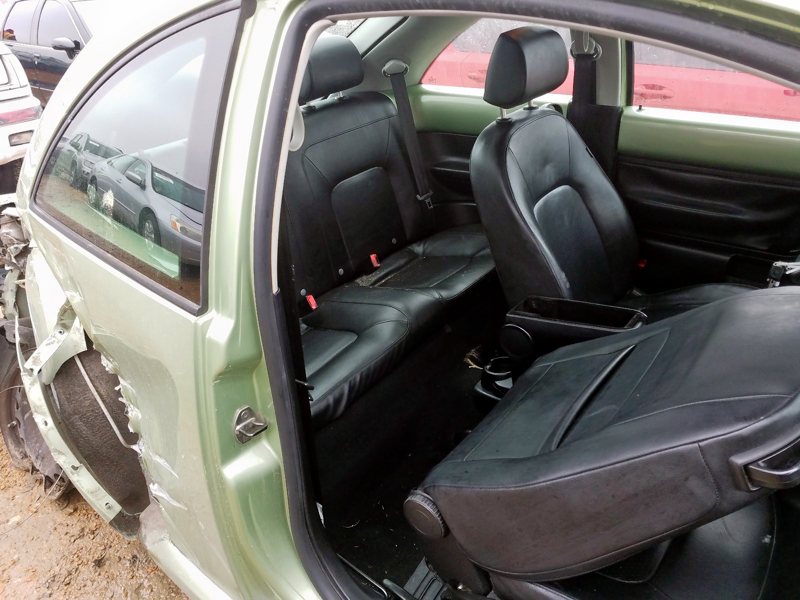 Zdjęcie 6 z aukcji – 2010 VOLKSWAGEN NEW BEETLE z VIN 3VWPG3AG6AM005111