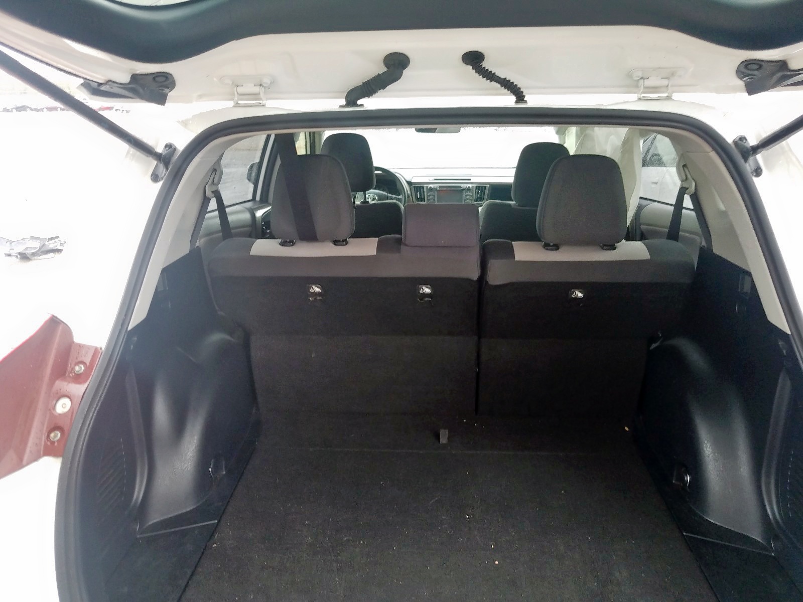 Photo 9 from auction – 2013 TOYOTA RAV4 XLE with VIN JTMWFREV7D5010454