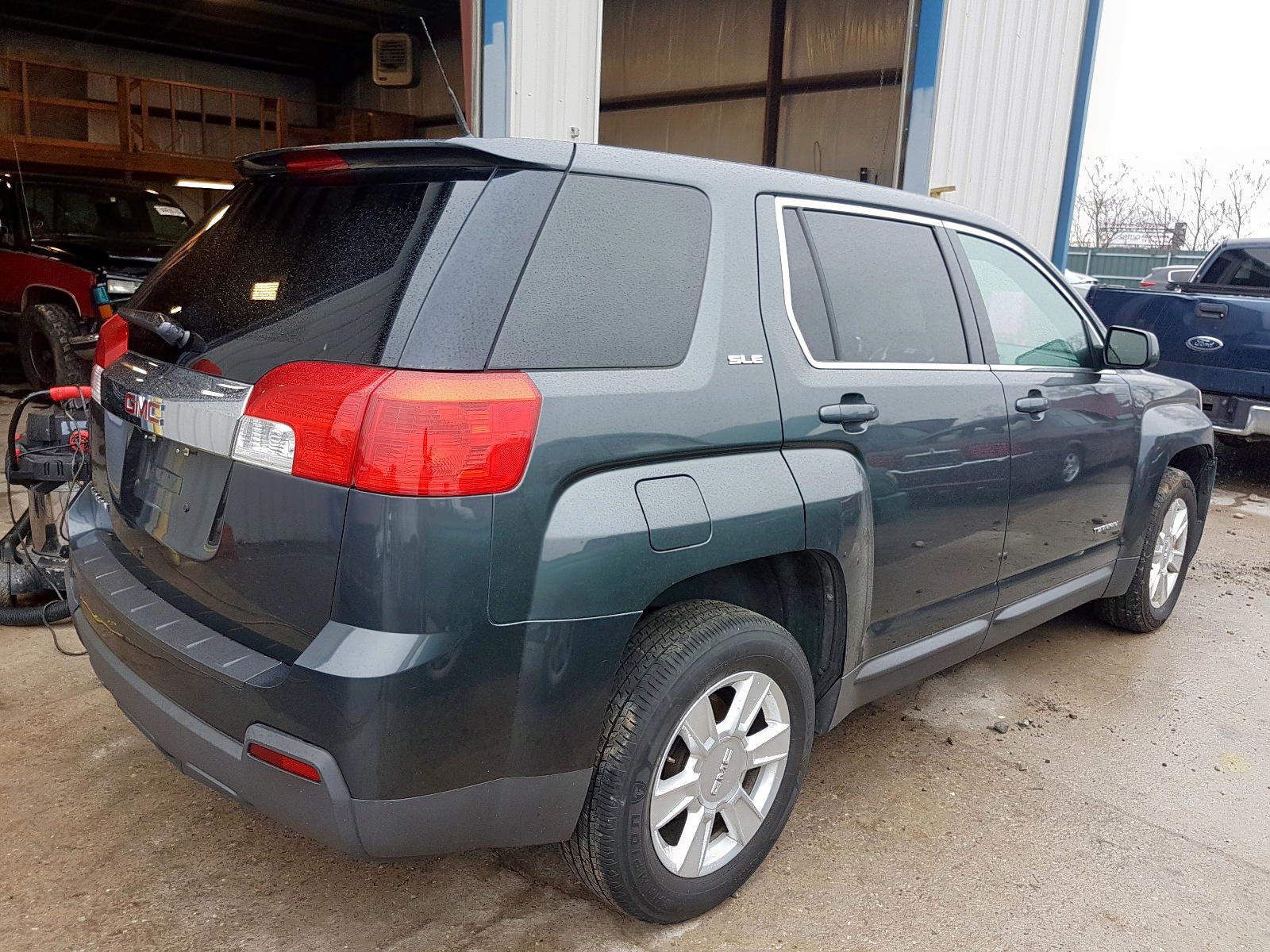 Photo 4 from auction – 2011 GMC TERRAIN SL with VIN 2CTALMEC9B6300513