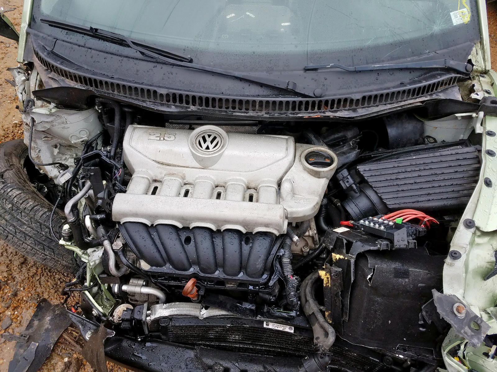 Photo 7 from auction – 2010 VOLKSWAGEN NEW BEETLE with VIN 3VWPG3AG6AM005111
