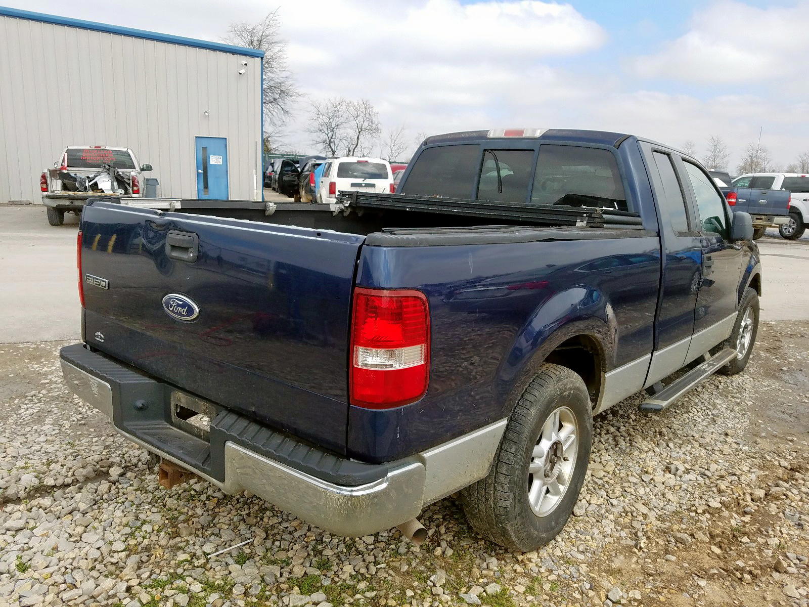 Photo 4 from auction – 2005 FORD F150 with VIN 1FTRX12W85NB87198