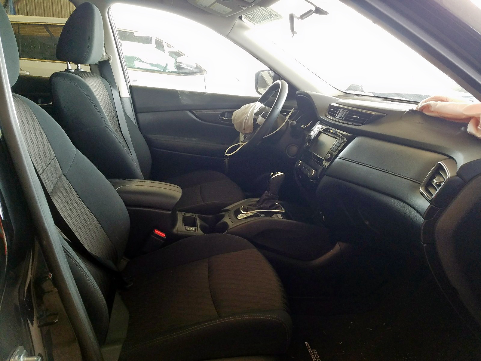 Photo 5 from auction – 2018 NISSAN ROGUE S with VIN 5N1AT2MT3JC746479