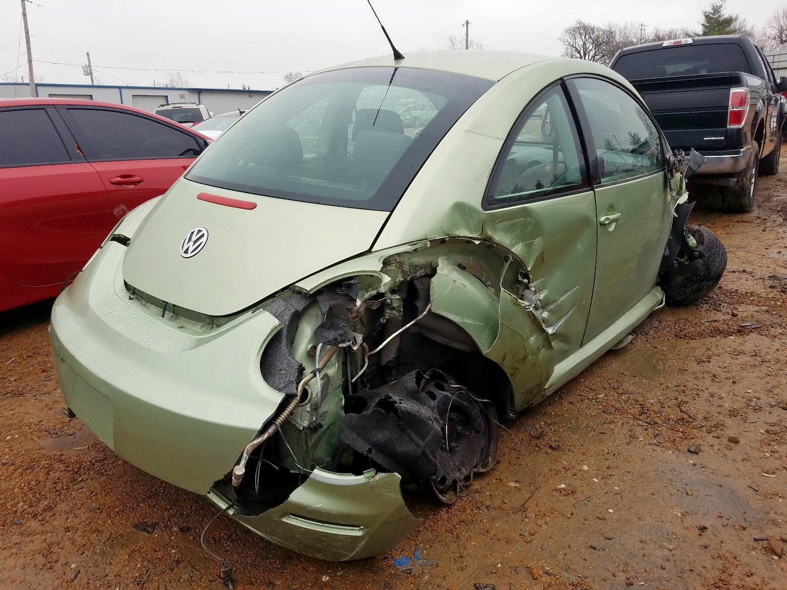 Zdjęcie 4 z aukcji – 2010 VOLKSWAGEN NEW BEETLE z VIN 3VWPG3AG6AM005111