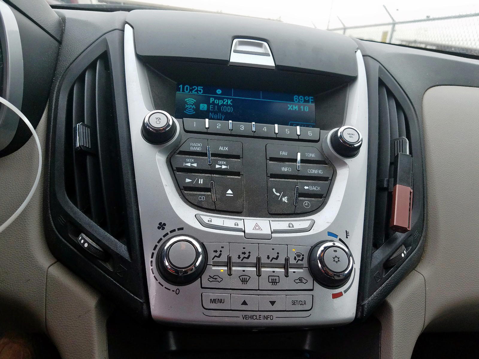 Photo 9 from auction – 2011 CHEVROLET EQUINOX LT with VIN 2CNALDEC2B6203063