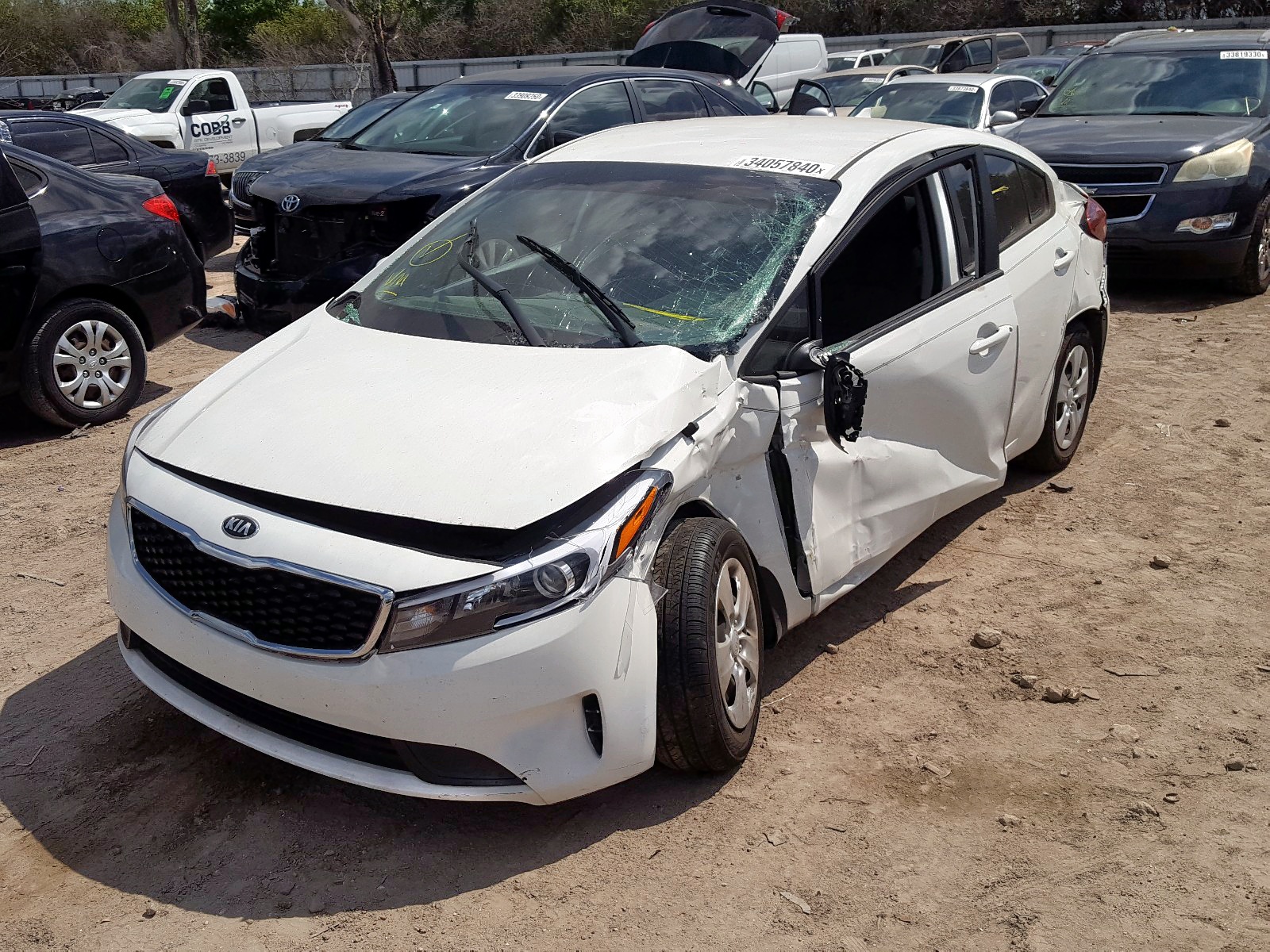 Photo 2 from auction – 2018 KIA FORTE LX with VIN 3KPFK4A7XJE284625