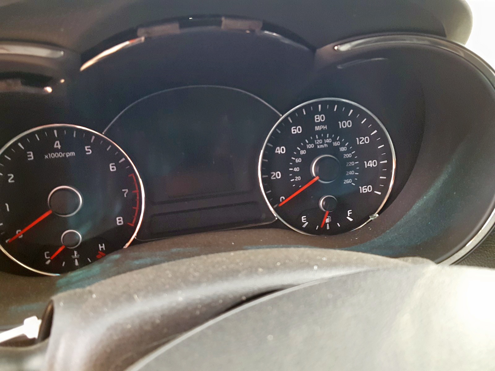 Photo 8 from auction – 2018 KIA FORTE LX with VIN 3KPFK4A7XJE284625