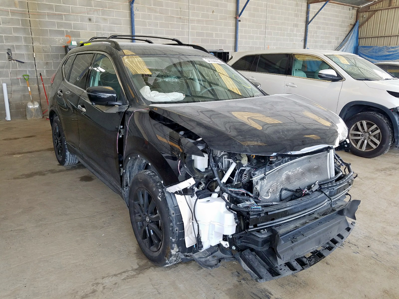 Photo 1 from auction – 2018 NISSAN ROGUE S with VIN 5N1AT2MT3JC746479