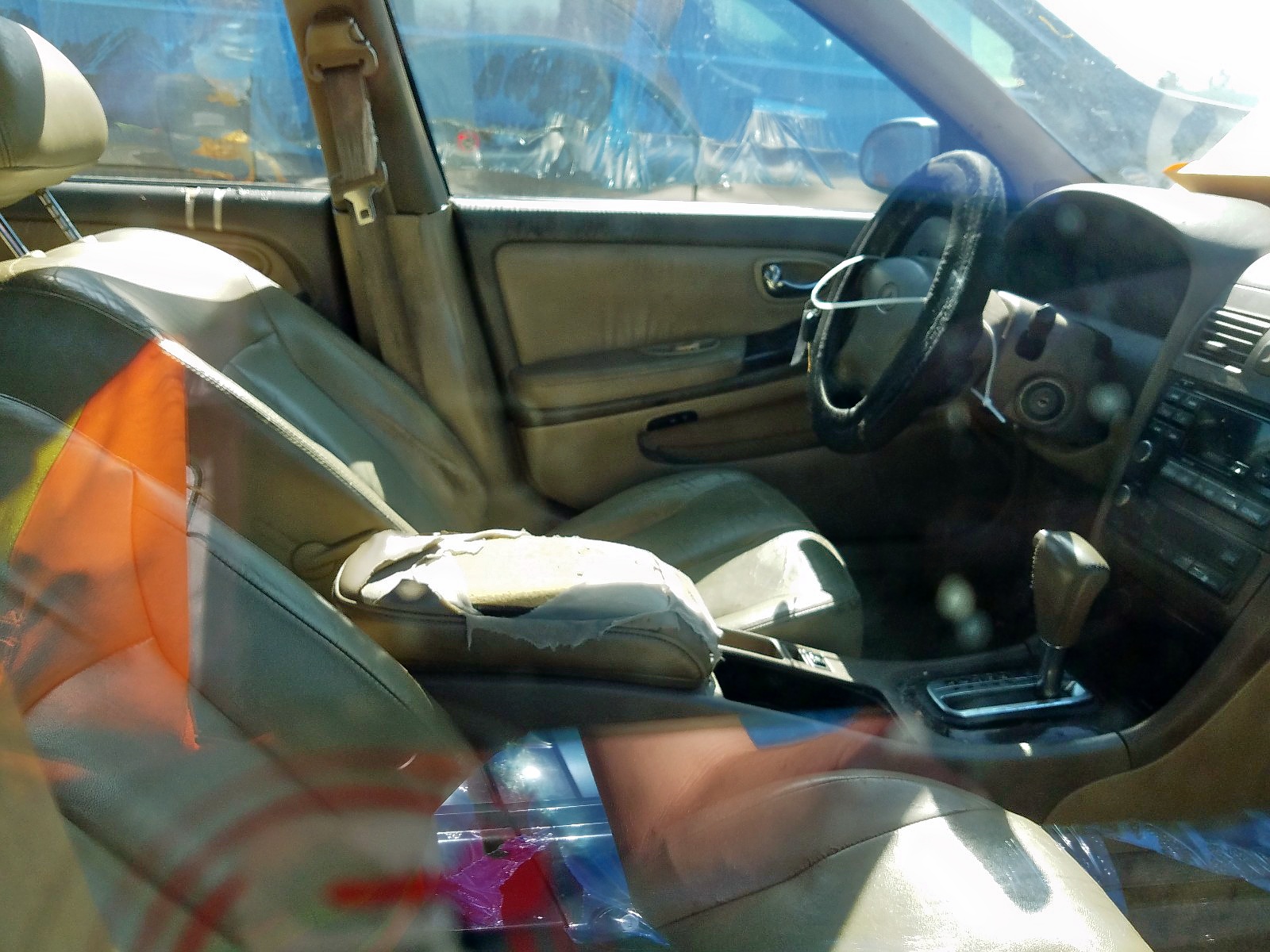 Photo 5 from auction – 2000 INFINITI I30 with VIN JNKCA31A8YT214651
