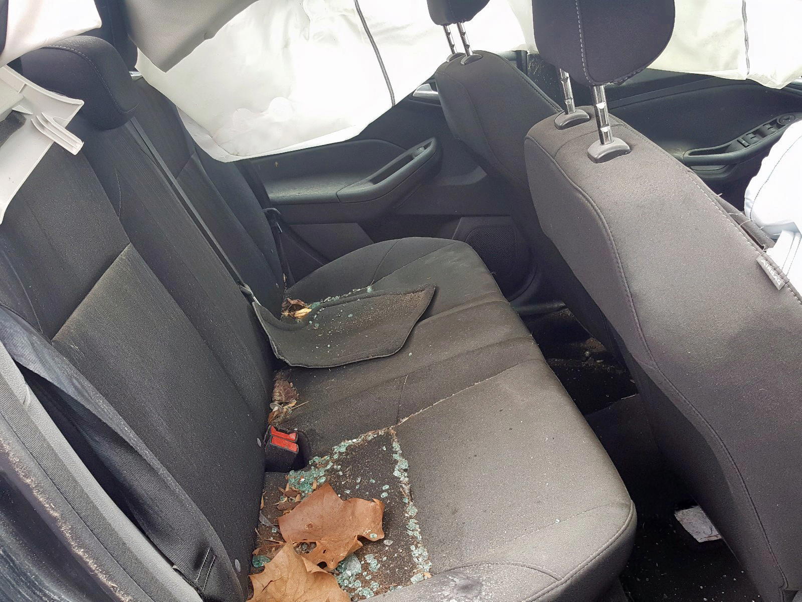 Photo 6 from auction – 2018 FORD FOCUS SE with VIN 1FADP3F25JL291348