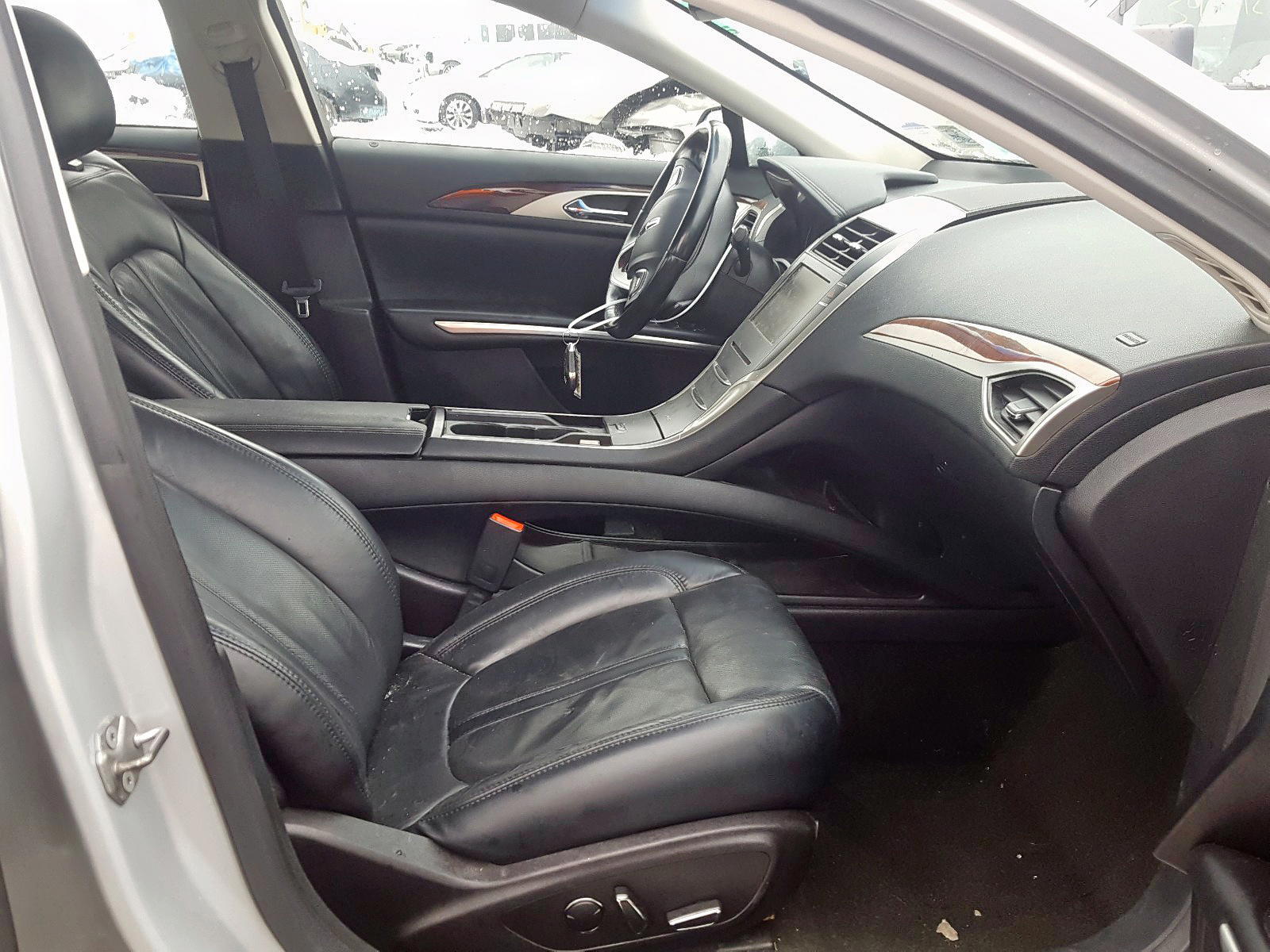 Photo 5 from auction – 2016 LINCOLN MKZ with VIN 3LN6L2GK7GR606924
