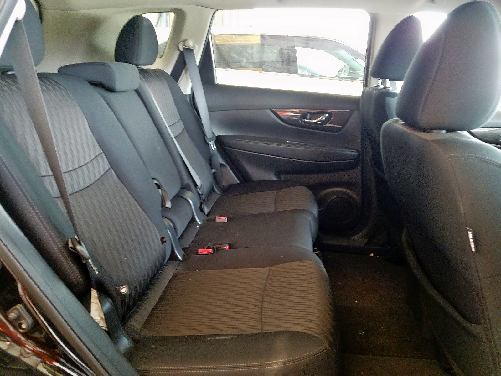 Photo 6 from auction – 2018 NISSAN ROGUE S with VIN 5N1AT2MT3JC746479