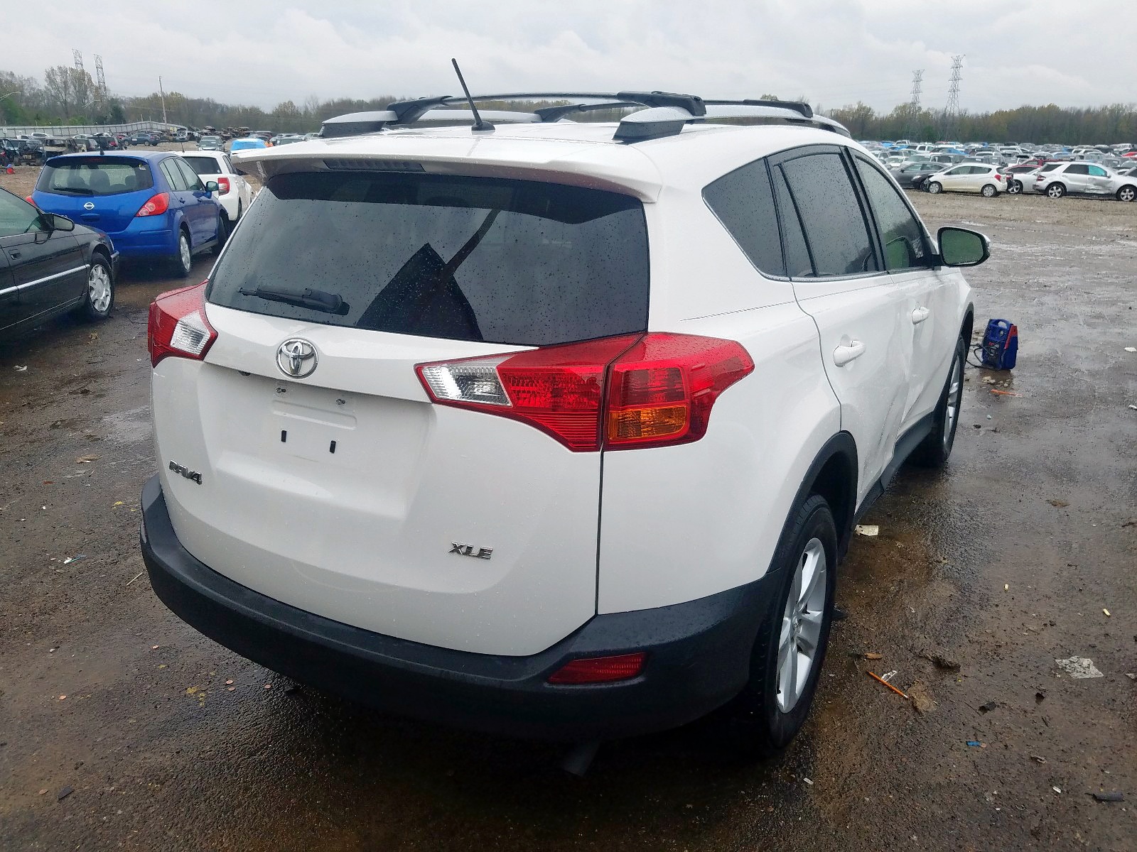 Photo 4 from auction – 2013 TOYOTA RAV4 XLE with VIN JTMWFREV7D5010454