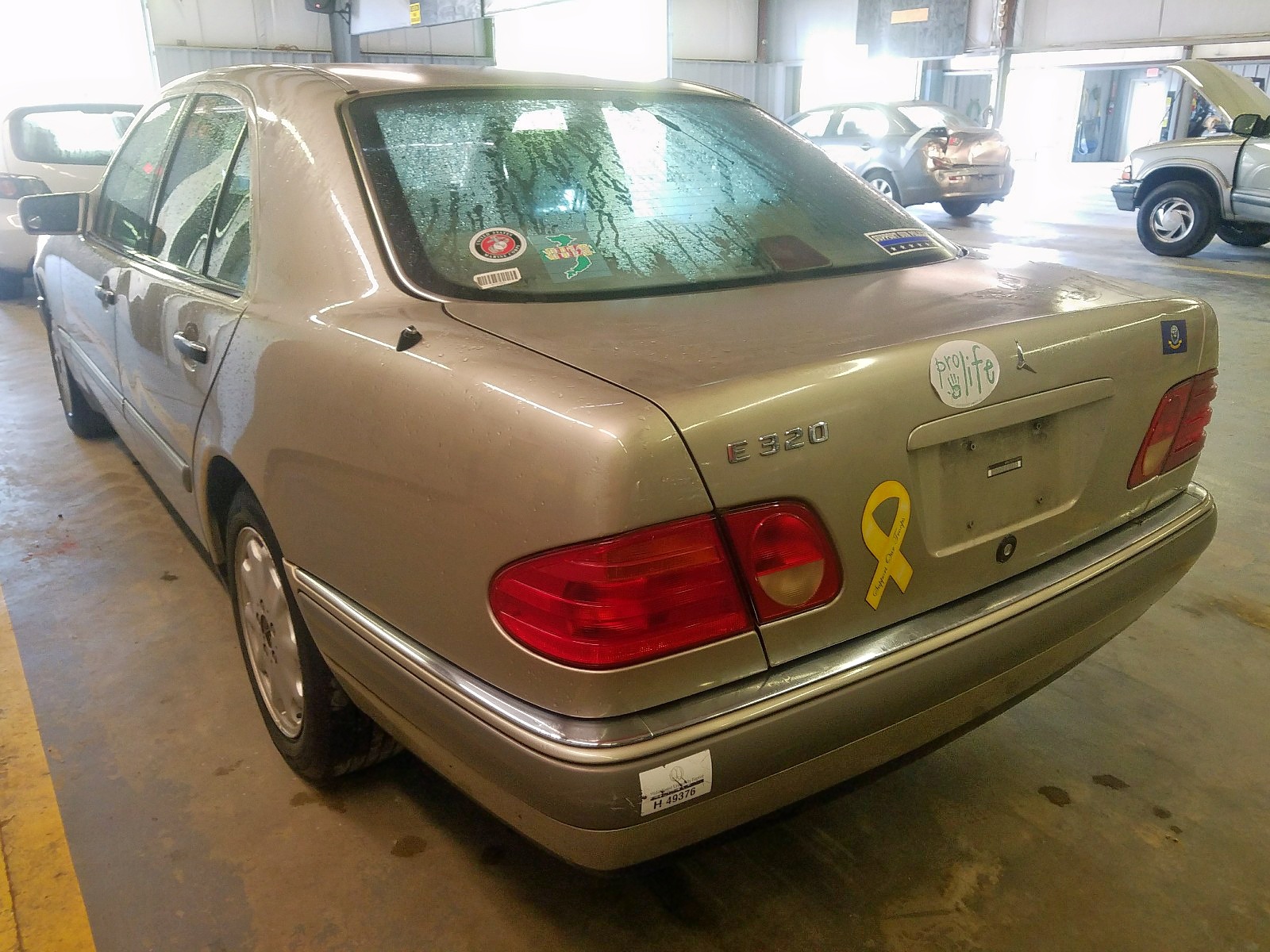 Photo 13 from auction – 1996 MERCEDES-BENZ E 320 with VIN WDBJF55F8TJ018501