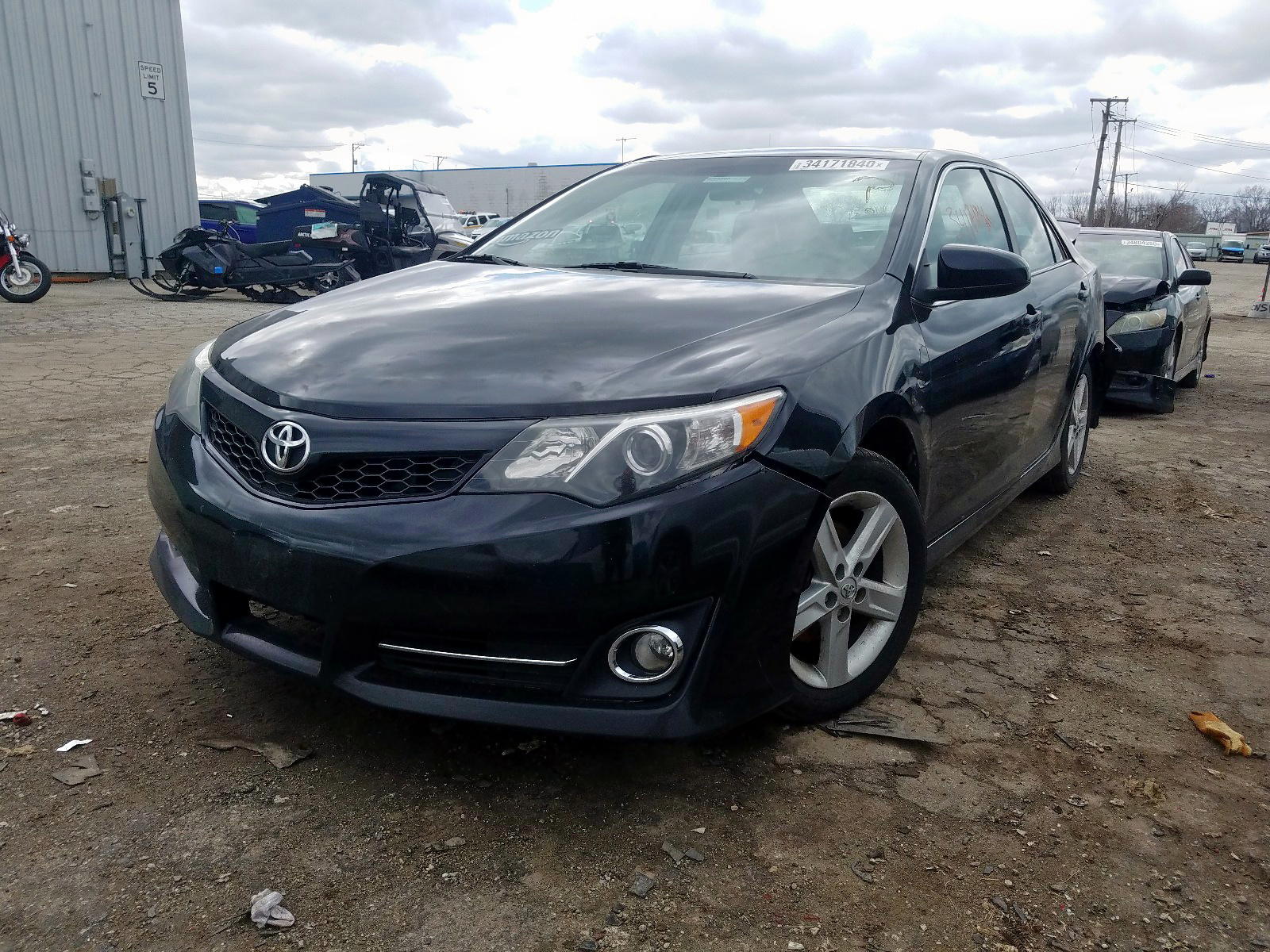 Photo 2 from auction – 2014 TOYOTA CAMRY with VIN 4T1BF1FK2EU420652