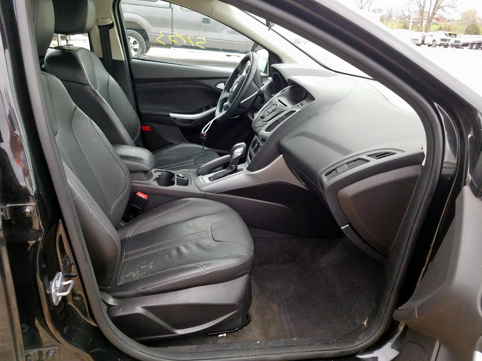 Photo 5 from auction – 2014 FORD FOCUS SE with VIN 1FADP3F22EL123933