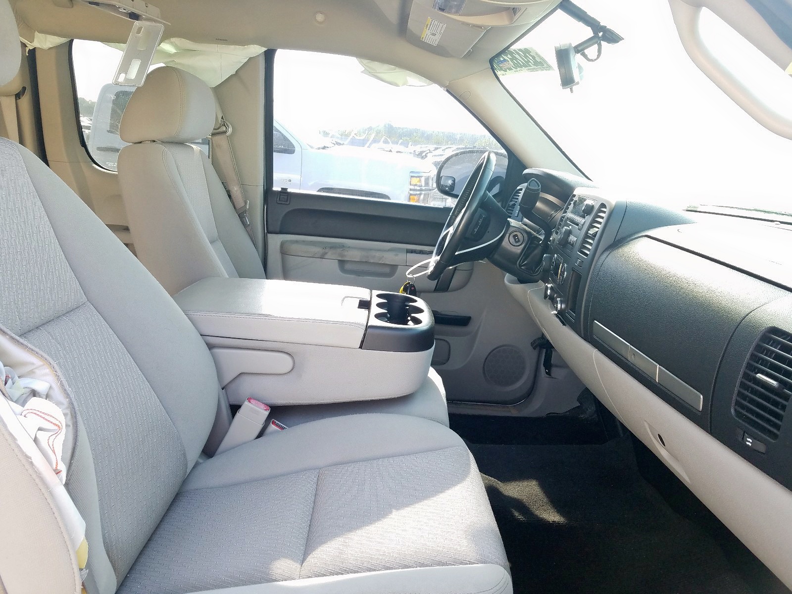 Photo 5 from auction – 2011 CHEVROLET SILVERADO with VIN 1GCRKSE34BZ426563