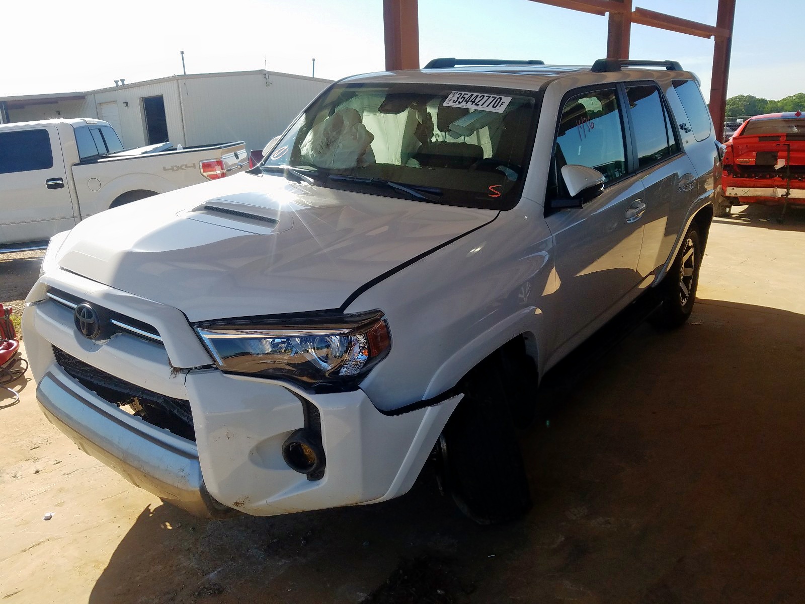Photo 2 from auction – 2020 TOYOTA 4RUNNER SR with VIN JTEBU5JR5L5769684