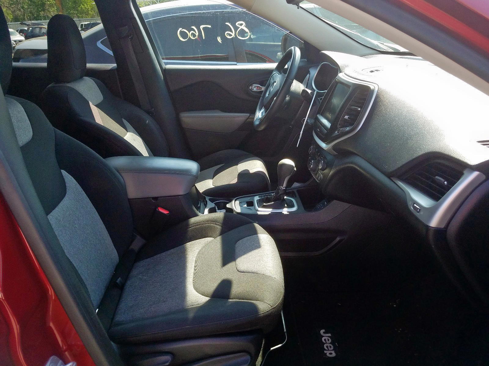 Photo 5 from auction – 2014 JEEP CHEROKEE L with VIN 1C4PJLCB2EW116380