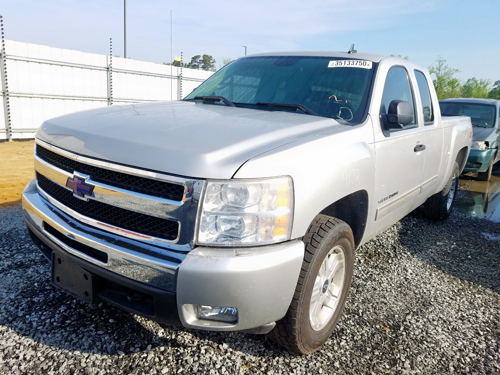 Photo 2 from auction – 2011 CHEVROLET SILVERADO with VIN 1GCRKSE34BZ426563