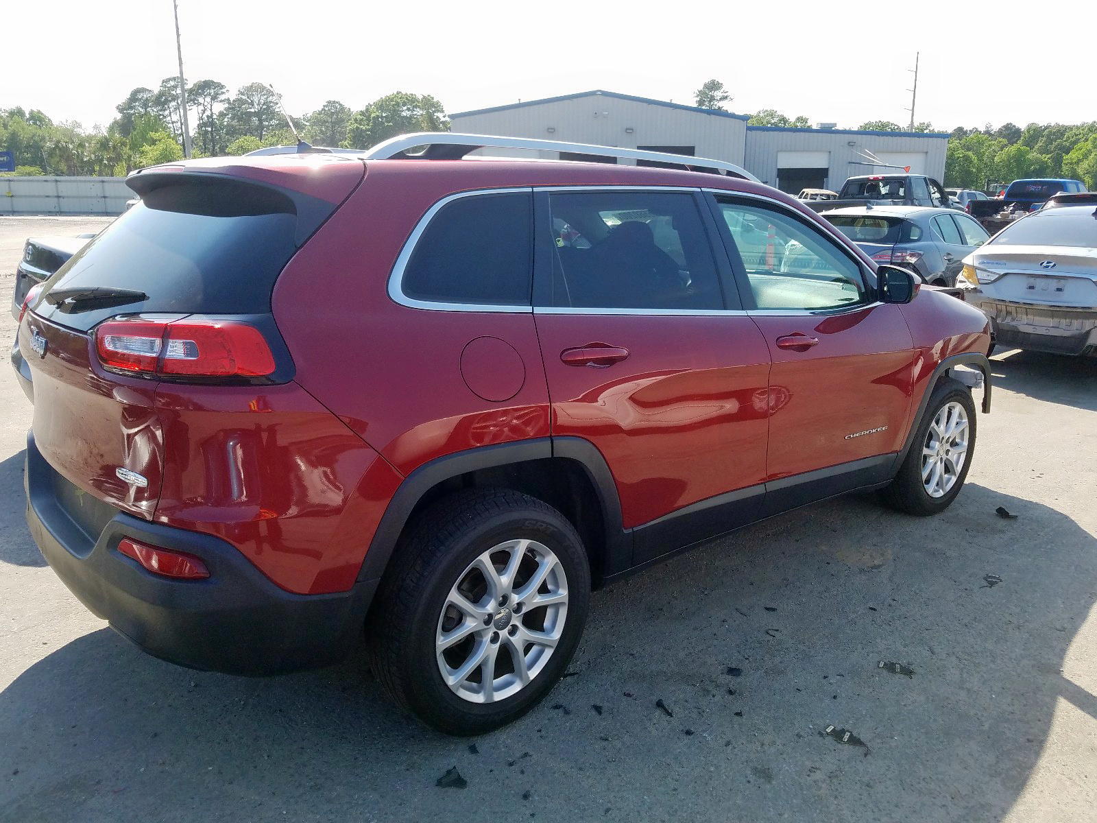 Photo 4 from auction – 2014 JEEP CHEROKEE L with VIN 1C4PJLCB2EW116380