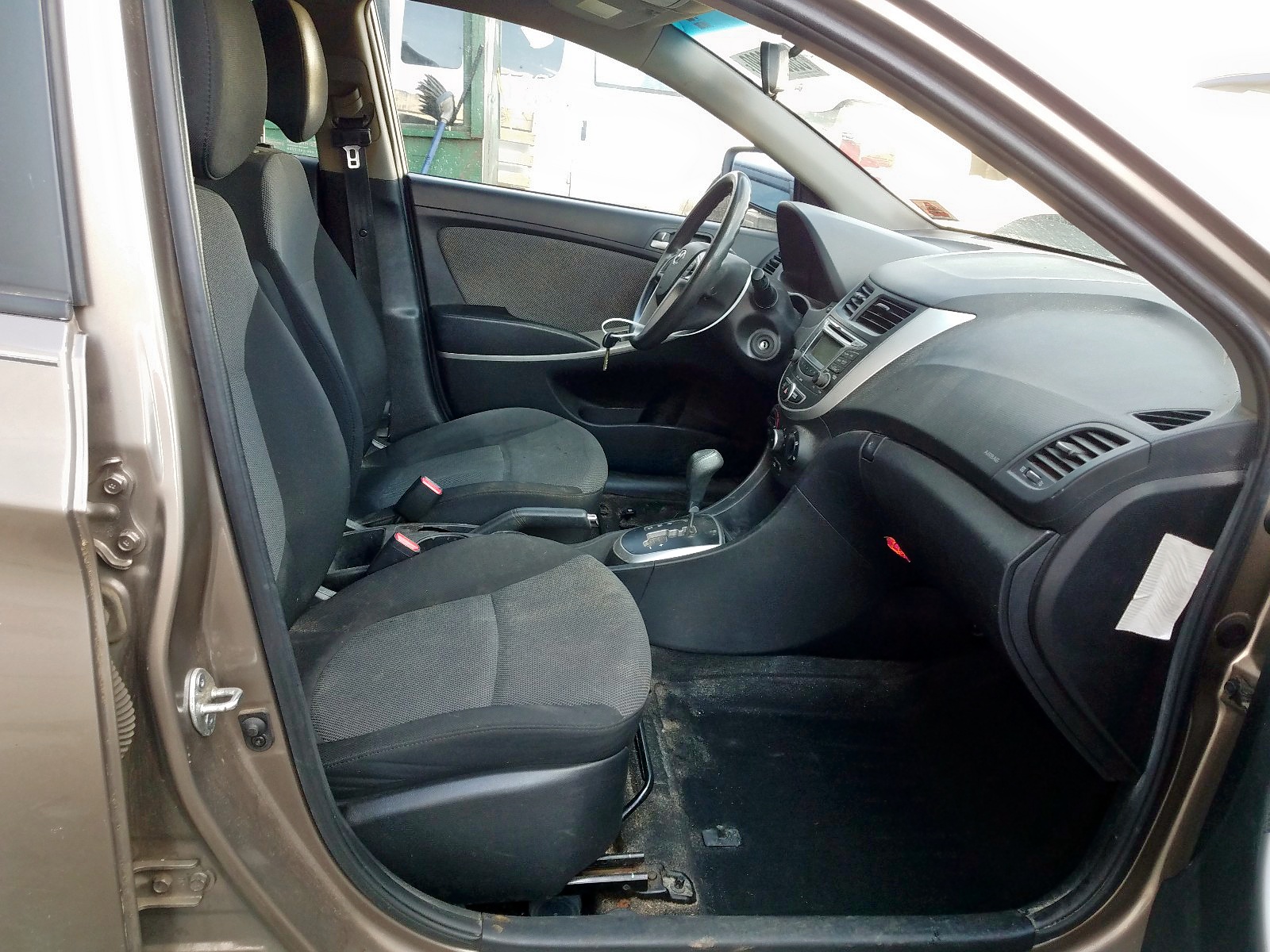 Photo 5 from auction – 2013 HYUNDAI ACCENT GLS with VIN KMHCT5AE8DU106699